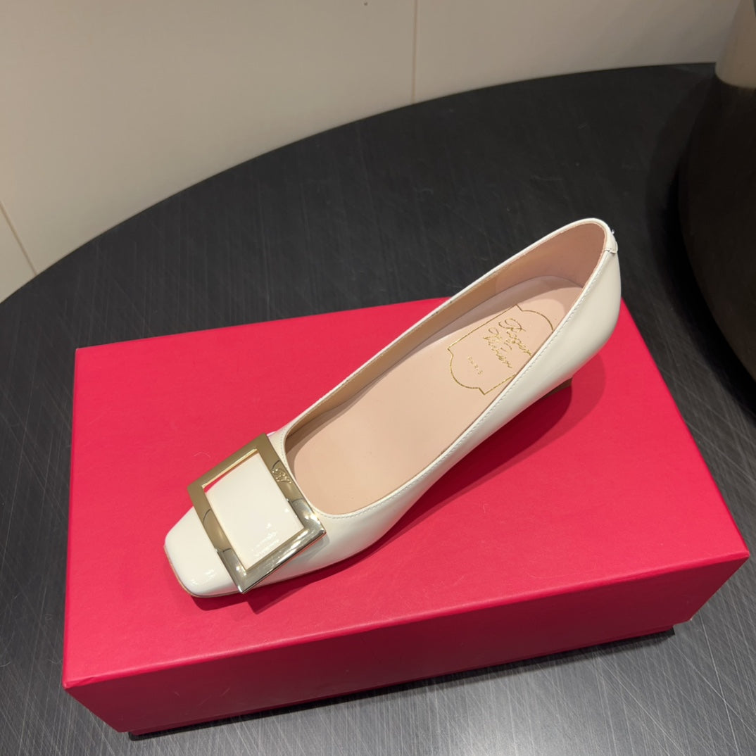 ROGER VIVIER 25S BELLE VIVIER PUMPS 45MM IN IVORY CALFSKIN GOLD BUCKLE - 34