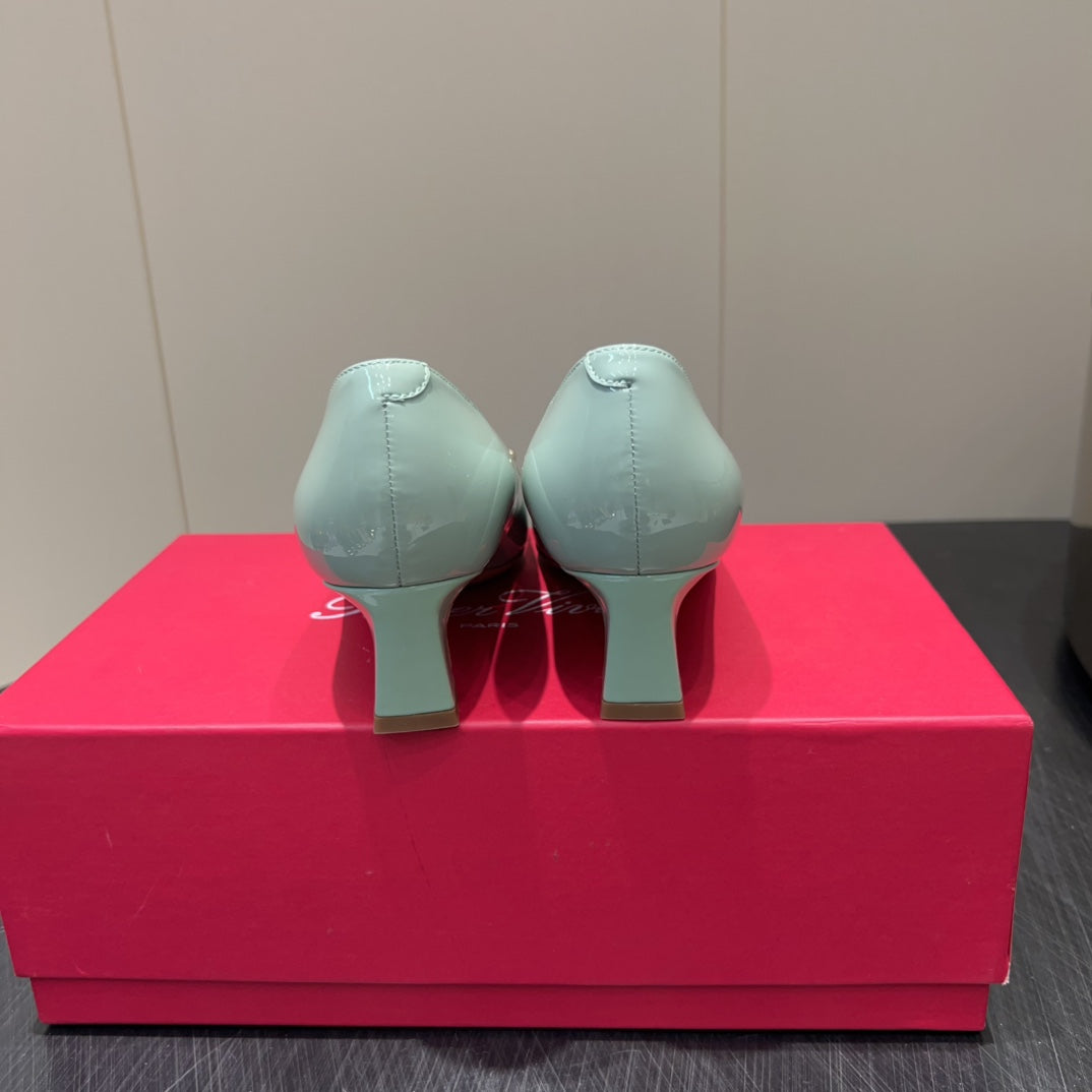 ROGER VIVIER 25S BELLE VIVIER PUMPS 45MM IN PALE MINT GREEN CALFSKIN GOLD BUCKLE - 34