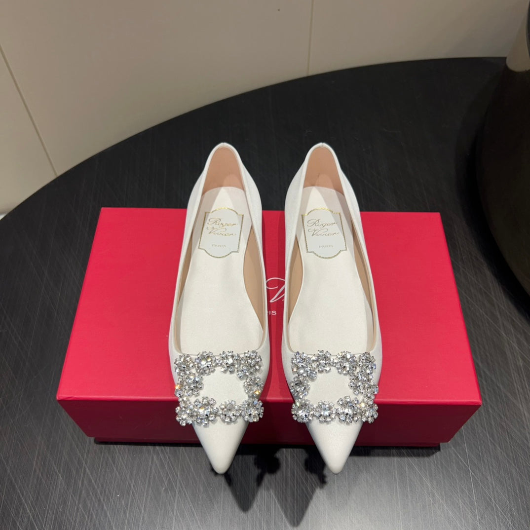 ROGER VIVIER 25S GRETE BALLET FLATS IN IVORY SILK WITH EMBELLISHED CRYSTALS - 34