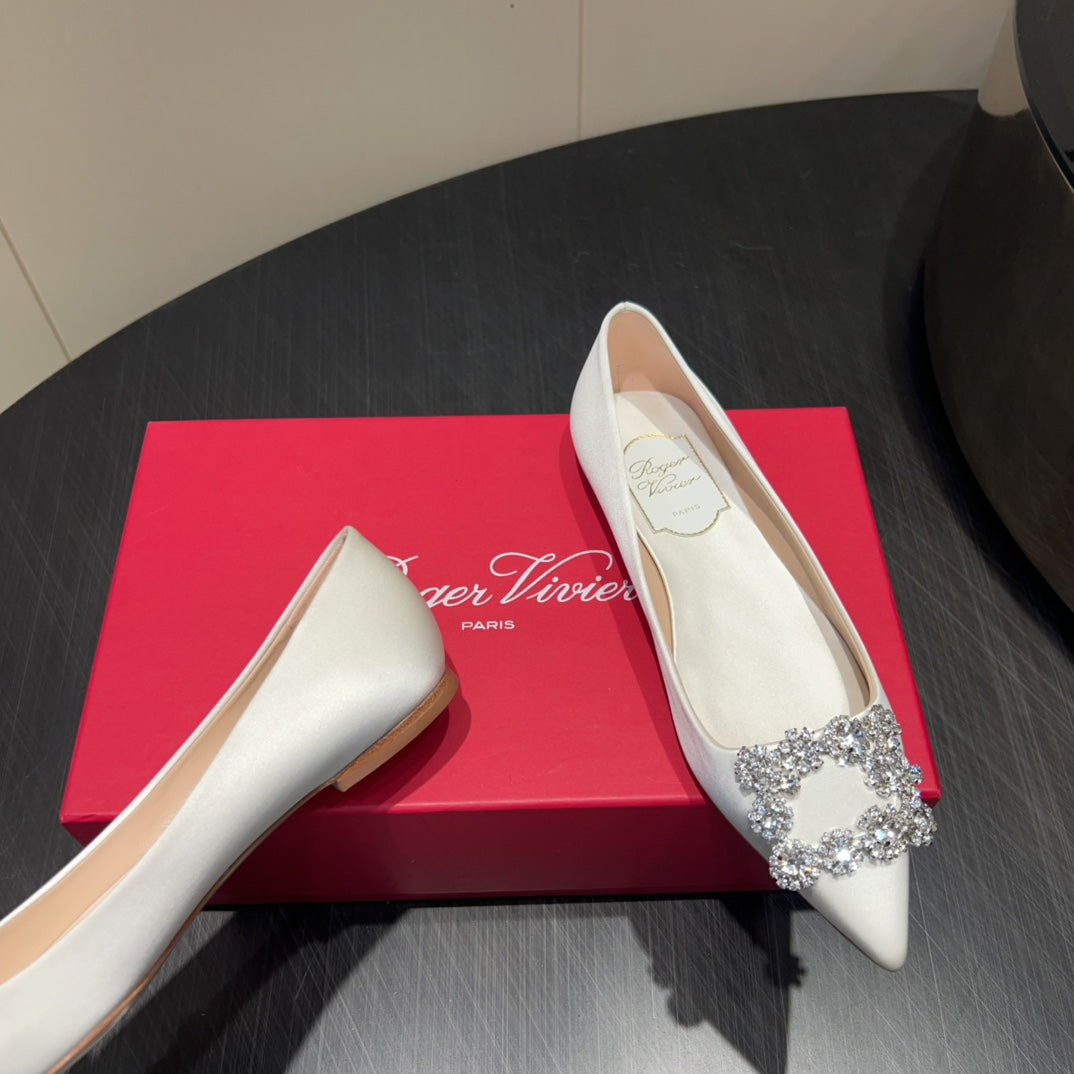 ROGER VIVIER 25S GRETE BALLET FLATS IN IVORY SILK WITH EMBELLISHED CRYSTALS - 34