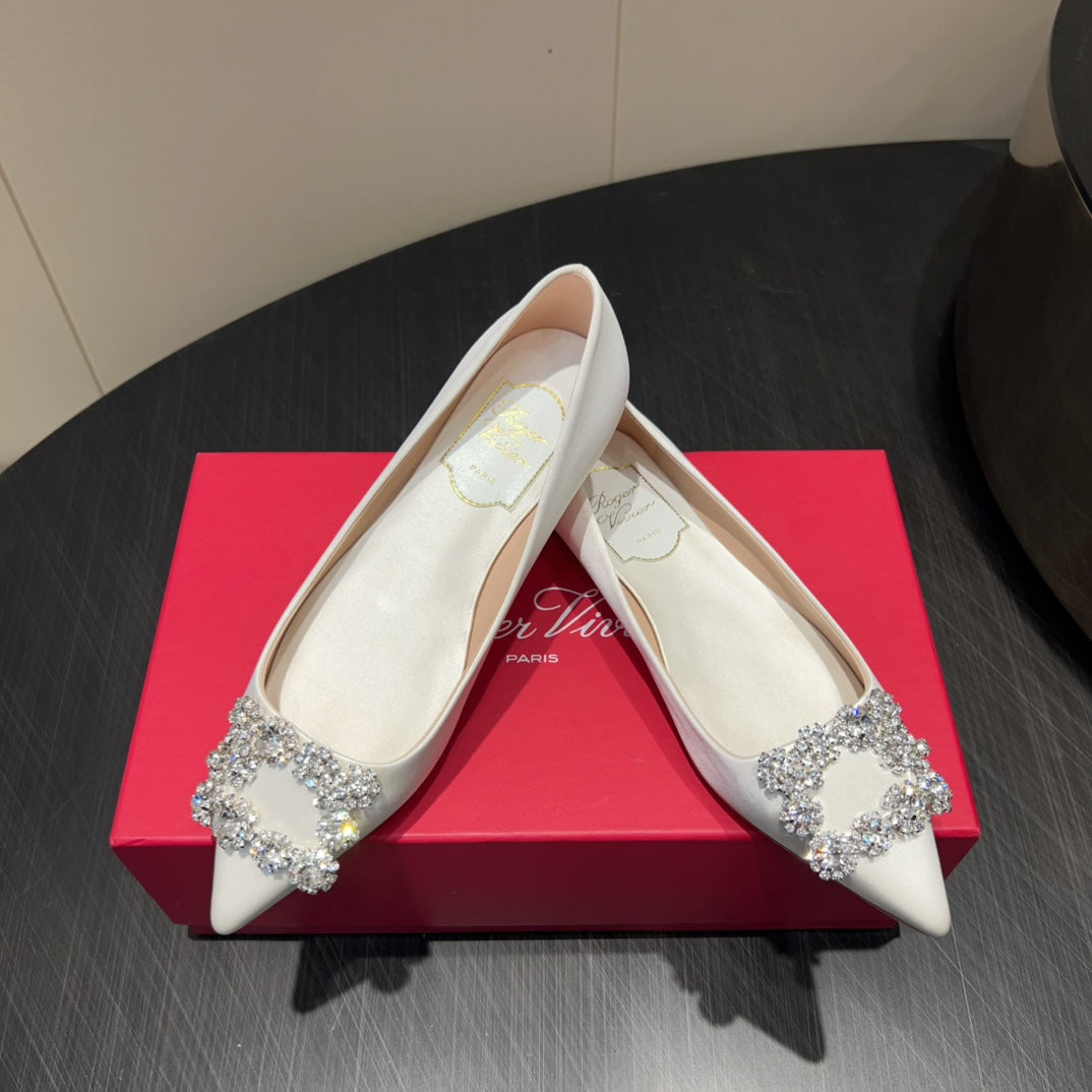 ROGER VIVIER 25S GRETE BALLET FLATS IN IVORY SILK WITH EMBELLISHED CRYSTALS - 34