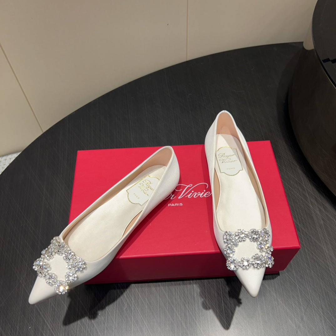 ROGER VIVIER 25S GRETE BALLET FLATS IN IVORY SILK WITH EMBELLISHED CRYSTALS - 34