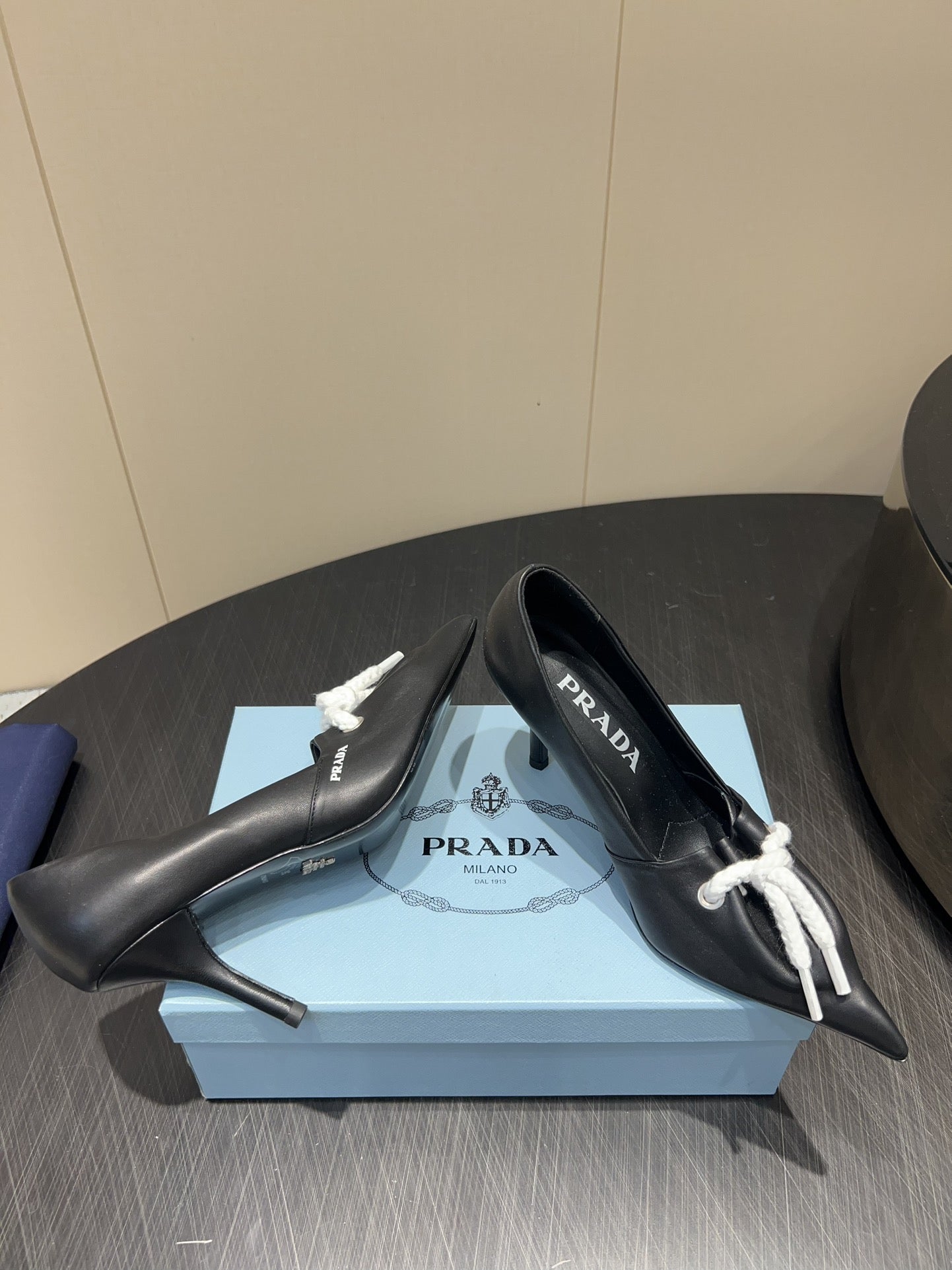PRADA 25S POINTED TOE HIGH HEELS 85MM IN BLACK LAMBSKIN WITH TIE UP DESIGN - 35