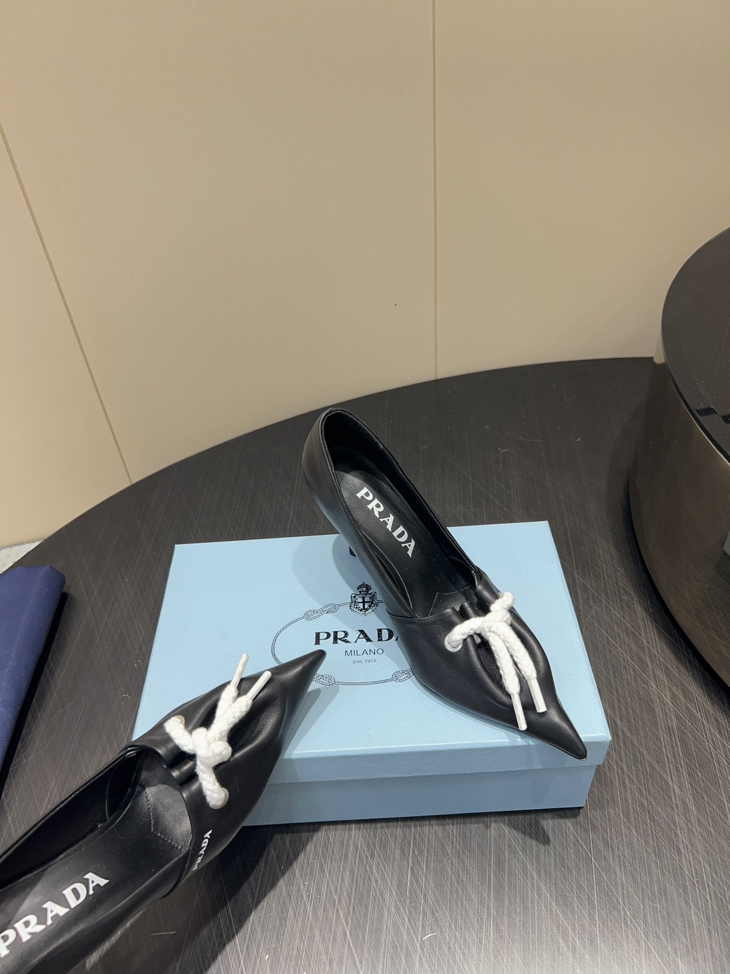 PRADA 25S POINTED TOE HIGH HEELS 85MM IN BLACK LAMBSKIN WITH TIE UP DESIGN - 35