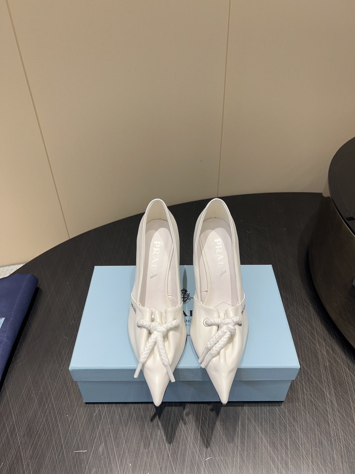 PRADA 25S POINTED TOE HIGH HEELS 85MM IN IVORY LAMBSKIN WITH TIE UP DESIGN - 35
