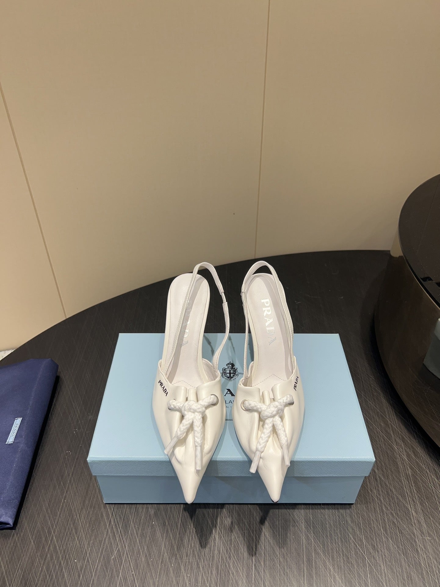 PRADA 25S POINTED TOE SLINGBACK 85MM IN WHITE LAMBSKIN WITH TIE UP DESIGN - 35