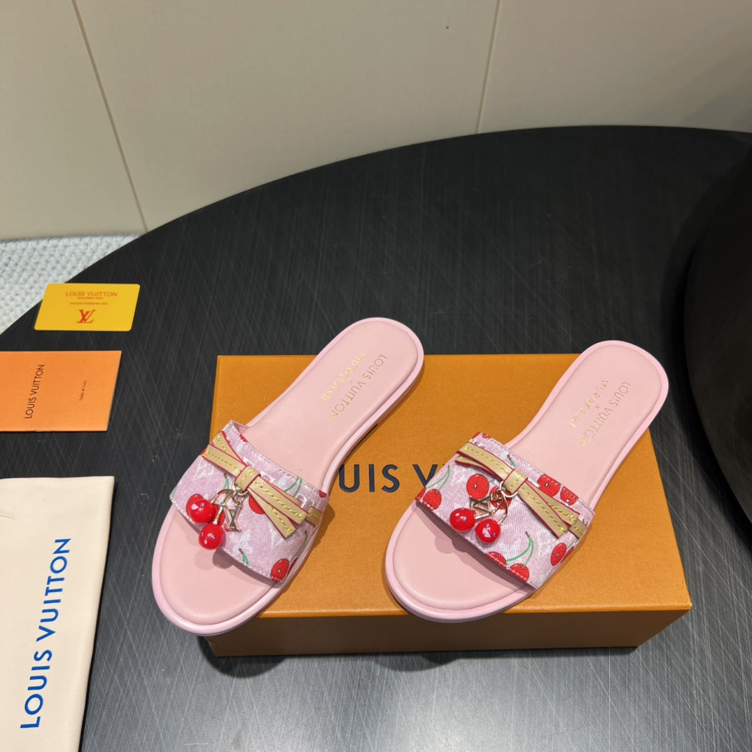 LV SLIDE SANDALS 25S IN LIGHT PINK DENIM AND CALFSKIN WITH CHERRY BLOSSOM BUCKLE - 35