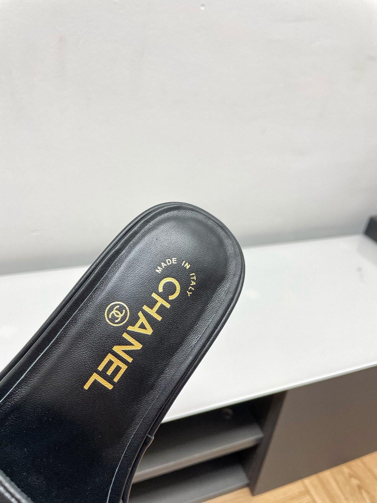 WEDGE PLATFORM BLACK LAMBSKIN WITH FLOWER - 35
