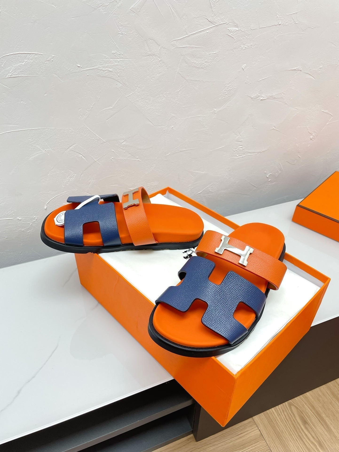 CHYPRE SANDAL LAPIS MIX ORANGE LAMBSKIN WITH H BUCKLE - 34