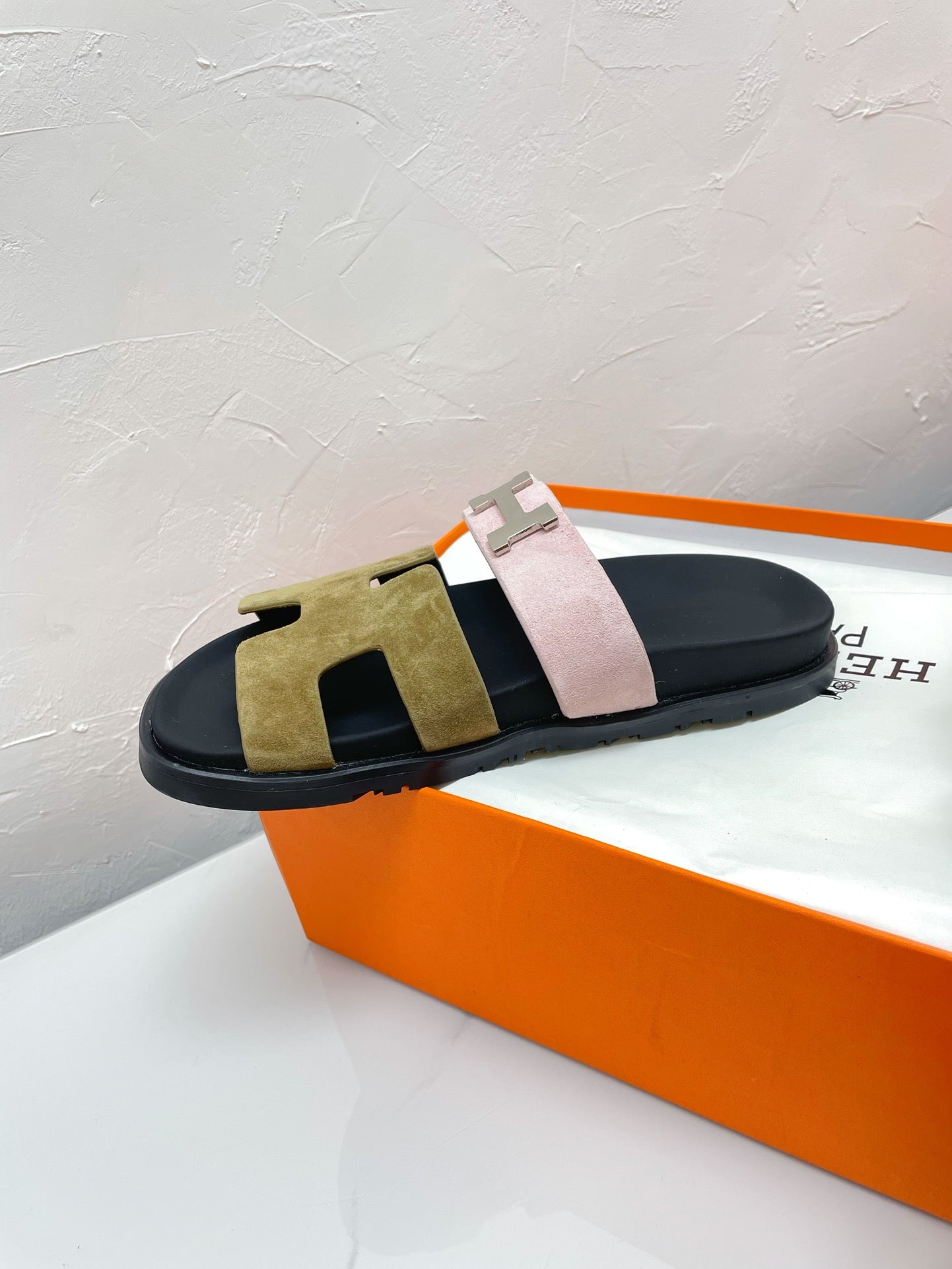 CHYPRE SANDAL ARMY GREEN MIX PASTEL PINK SUEDE WITH H BUCKLE - 34