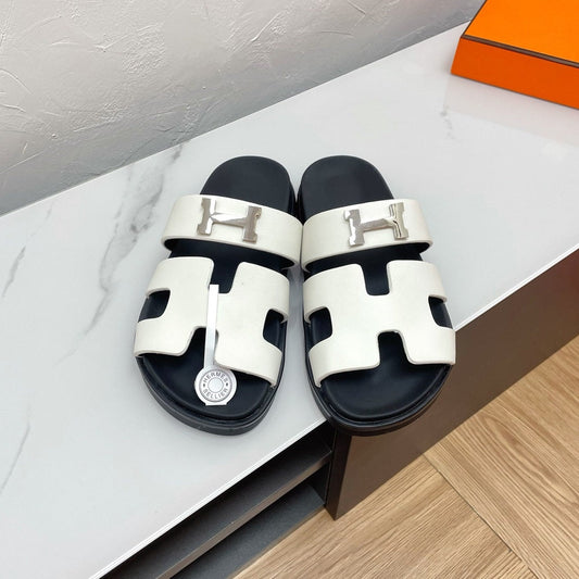 CHYPRE SANDAL WHITE LAMBSKIN WITH H BUCKLE - 34