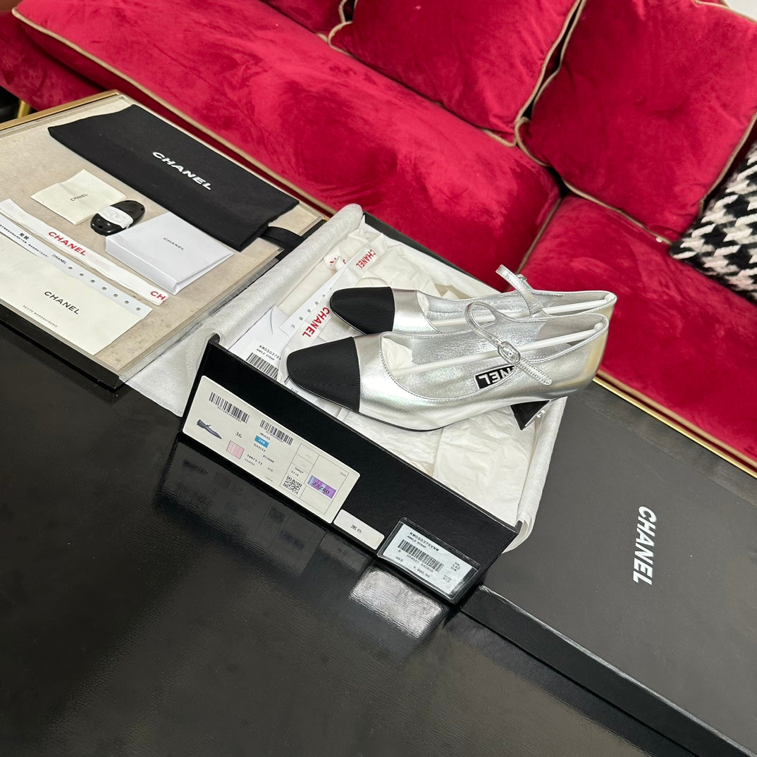 HIGH MARY JANE IN SILVER CALFSKIN AND BLACK SATIN - 35