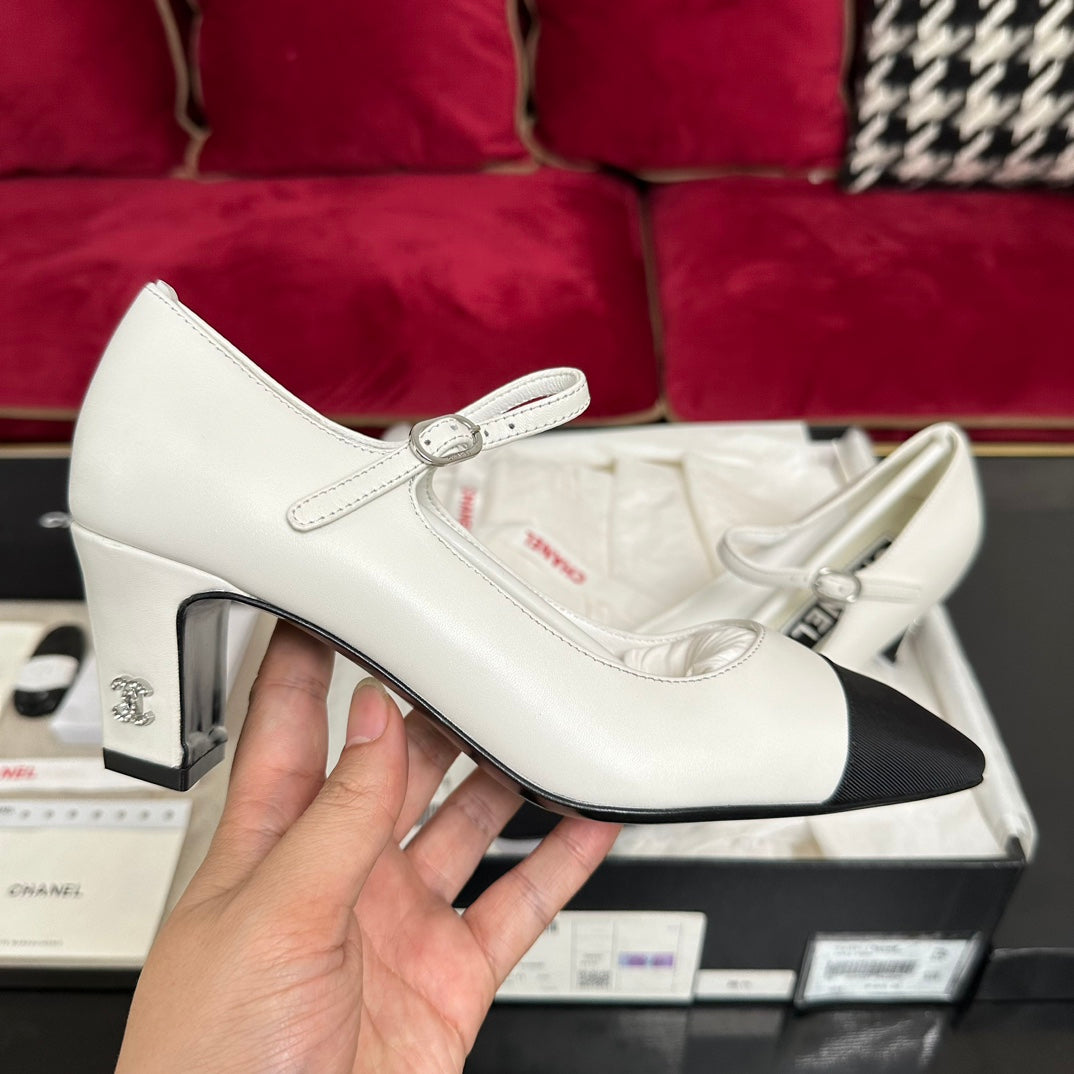 HIGH MARY JANE IN WHITE CALFSKIN AND BLACK SATIN - 35