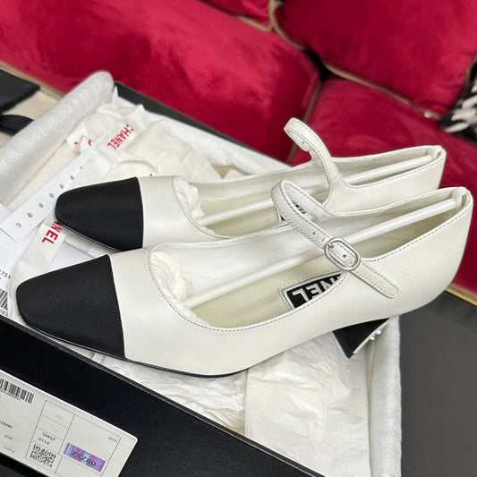 HIGH MARY JANE IN WHITE CALFSKIN AND BLACK SATIN - 35