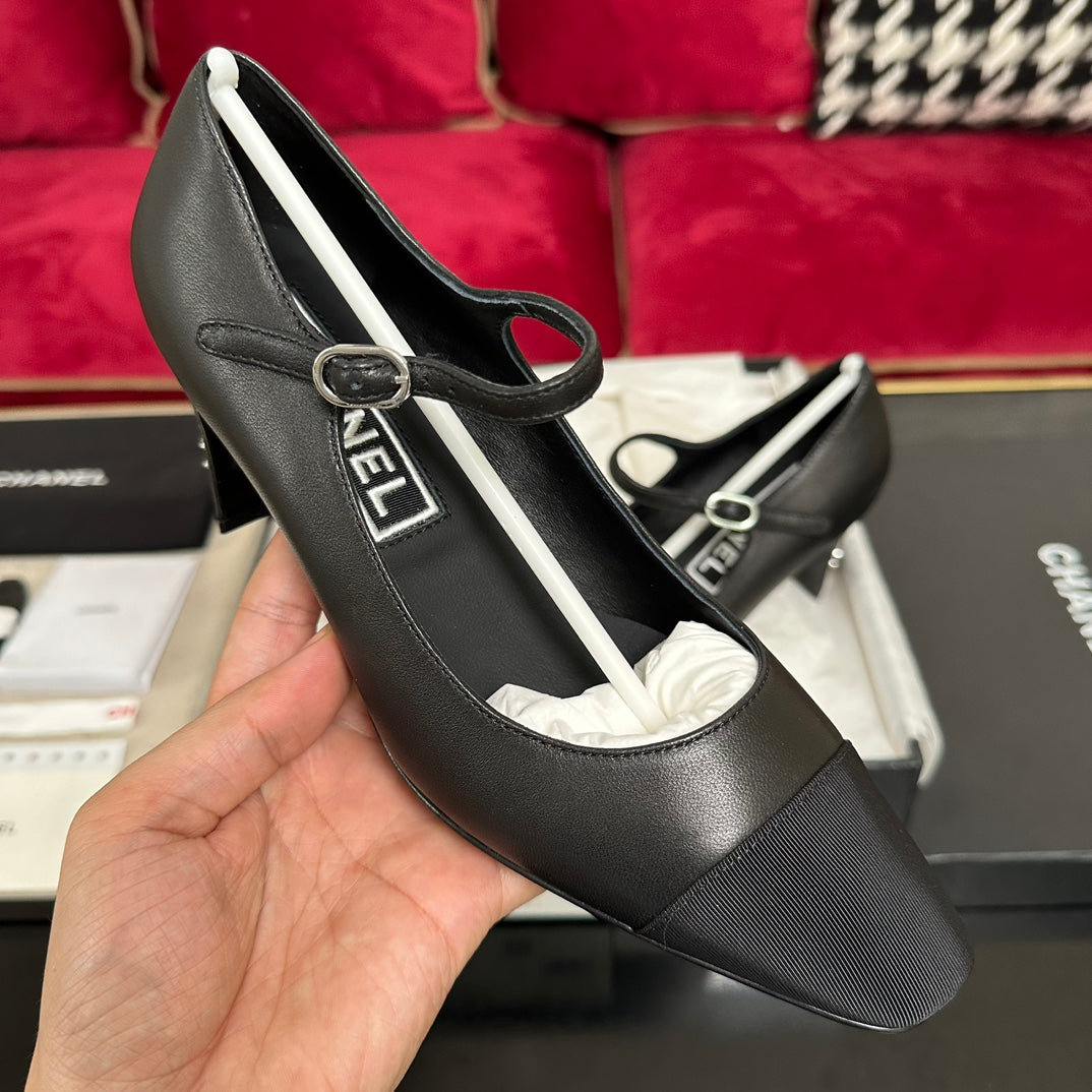 HIGH MARY JANE IN BLACK CALFSKIN AND SATIN - 35