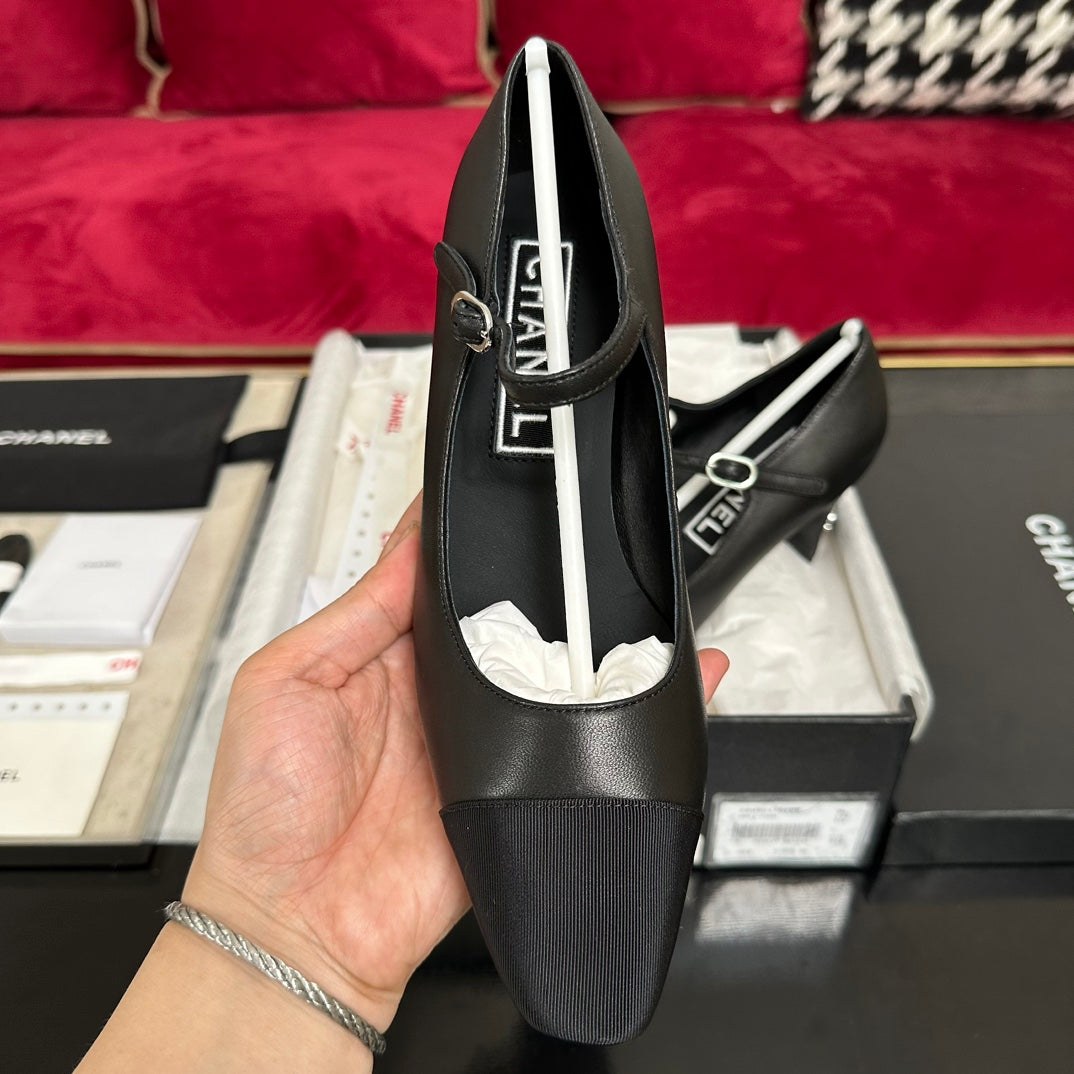 HIGH MARY JANE IN BLACK CALFSKIN AND SATIN - 35