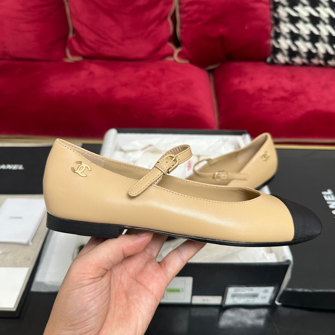 MARY JANE SHOES IN BEIGE CREAM CALFSKIN AND BLACK SATIN - 35