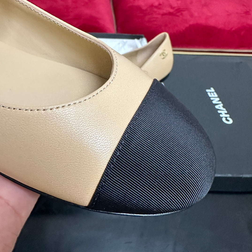 MARY JANE SHOES IN BEIGE CREAM CALFSKIN AND BLACK SATIN - 35