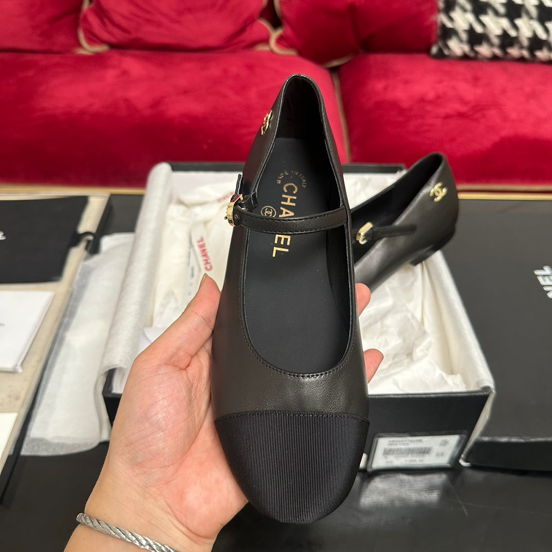MARY JANE SHOES IN BLACK CALFSKIN AND SATIN - 35