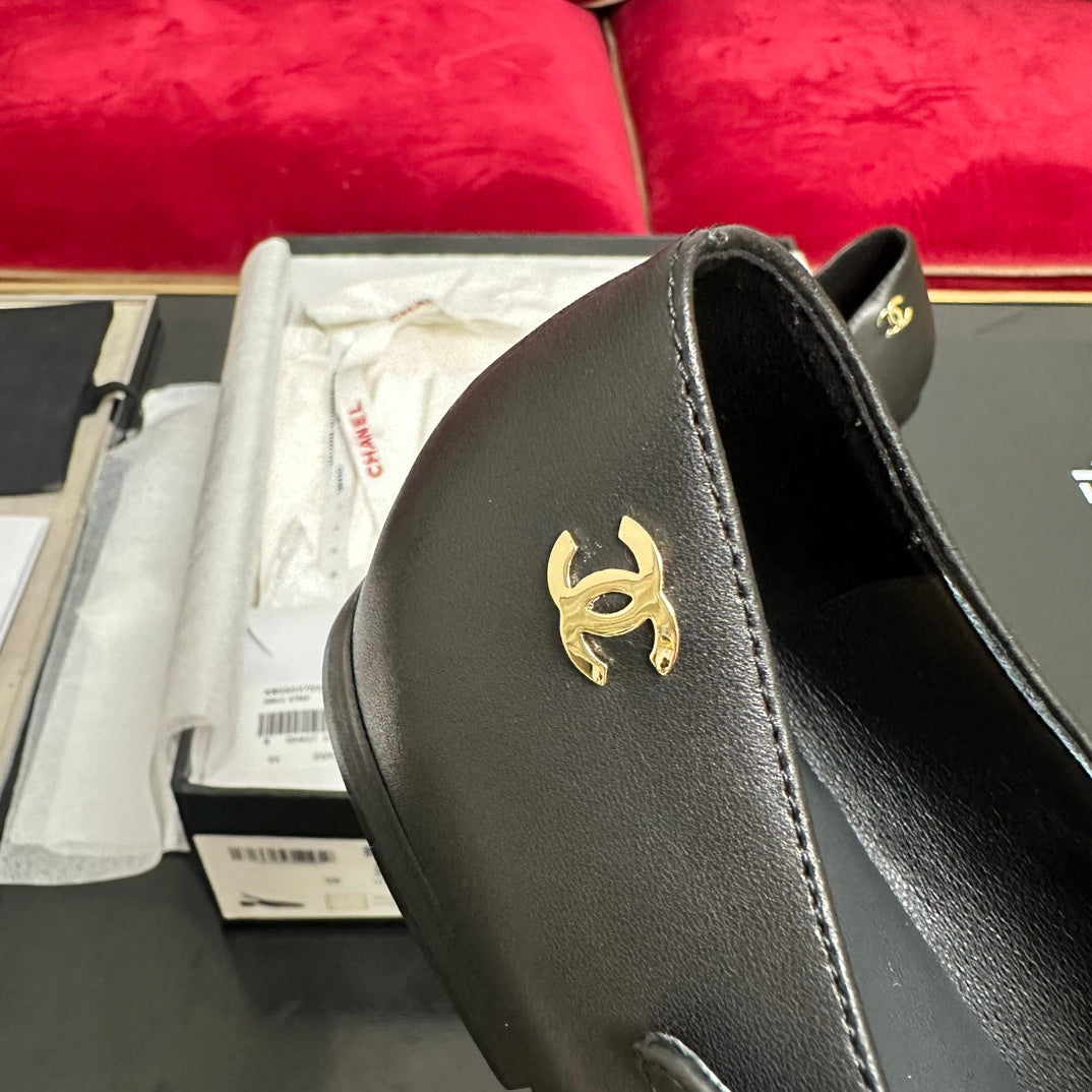MARY JANE SHOES IN BLACK CALFSKIN AND SATIN - 35