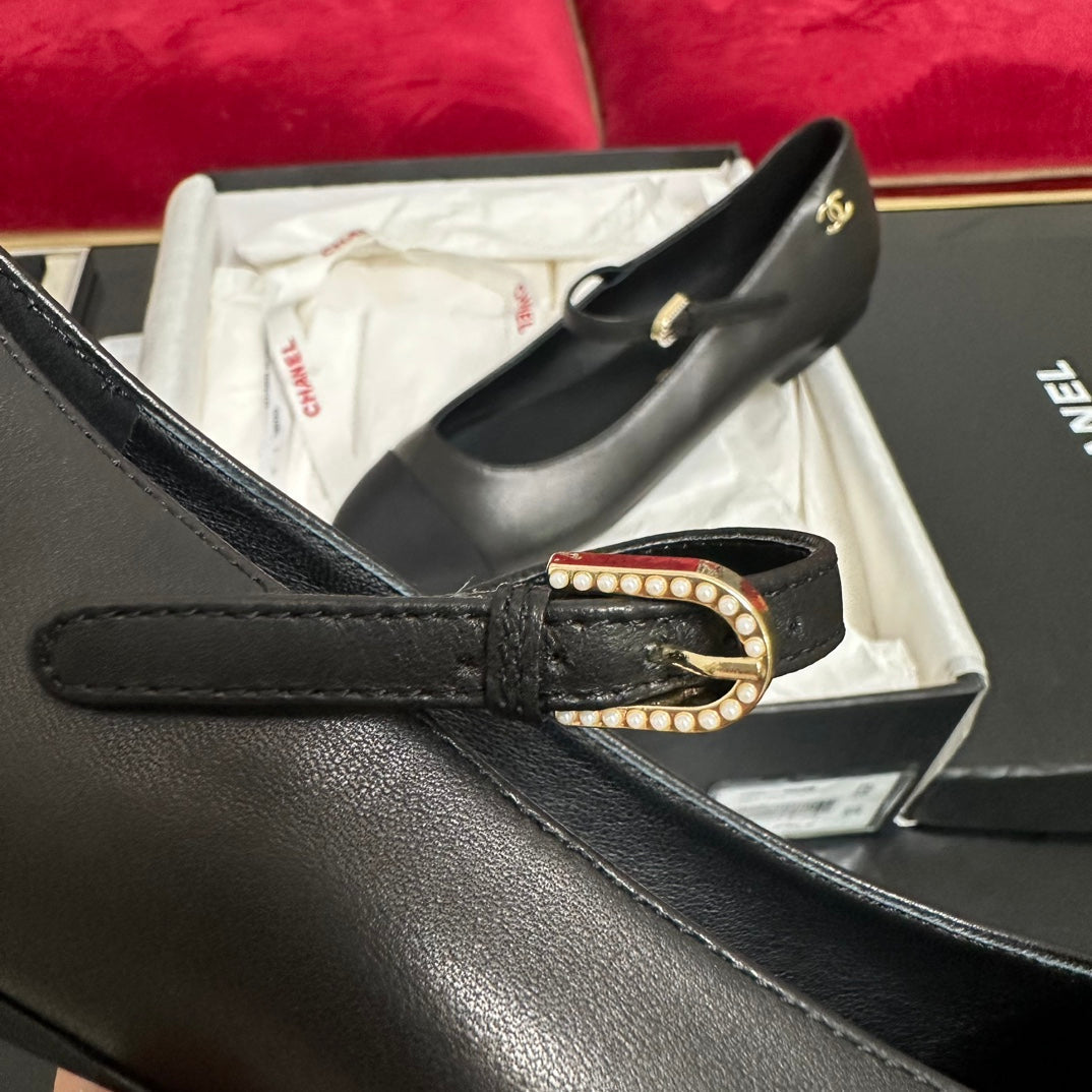 MARY JANE SHOES IN BLACK CALFSKIN AND SATIN - 35