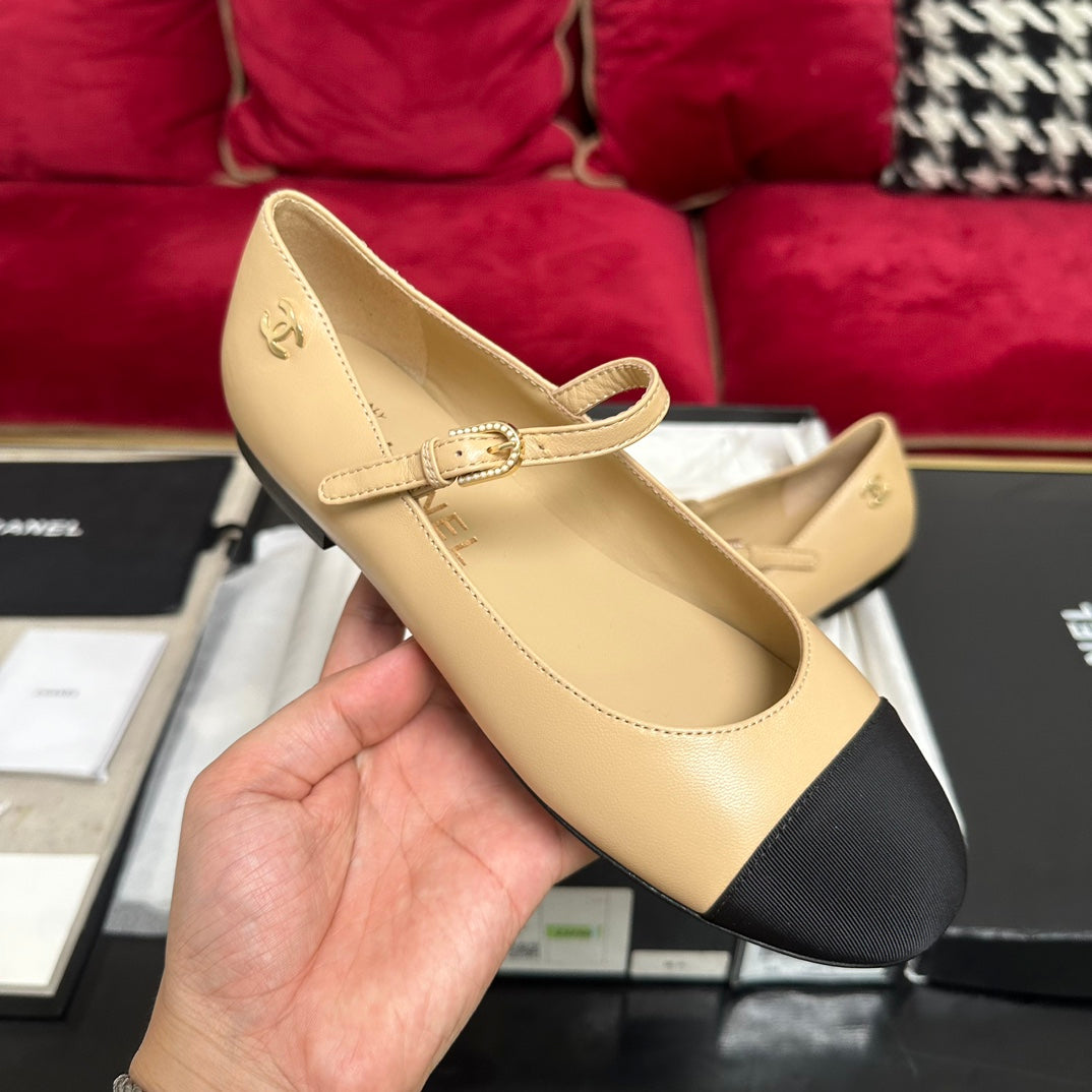 MARY JANE SHOES IN BEIGE CREAM CALFSKIN AND BLACK SATIN - 35