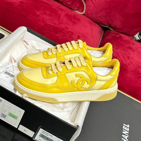 TRAINERS IN BRIGHT YELLOW SHINY CALFSKIN - 34
