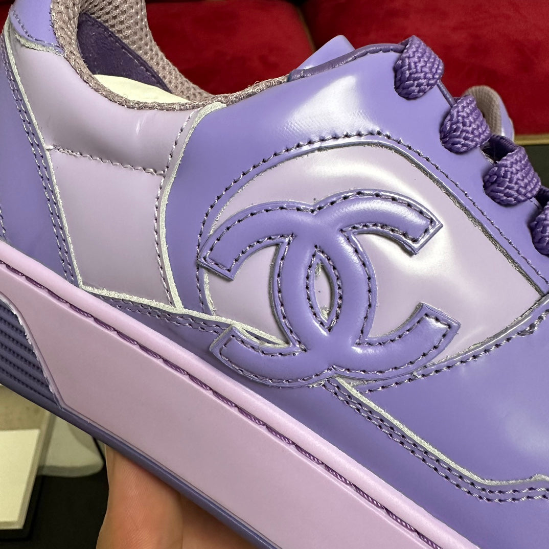 TRAINERS IN LIGHT PURPLE SHINY CALFSKIN - 34