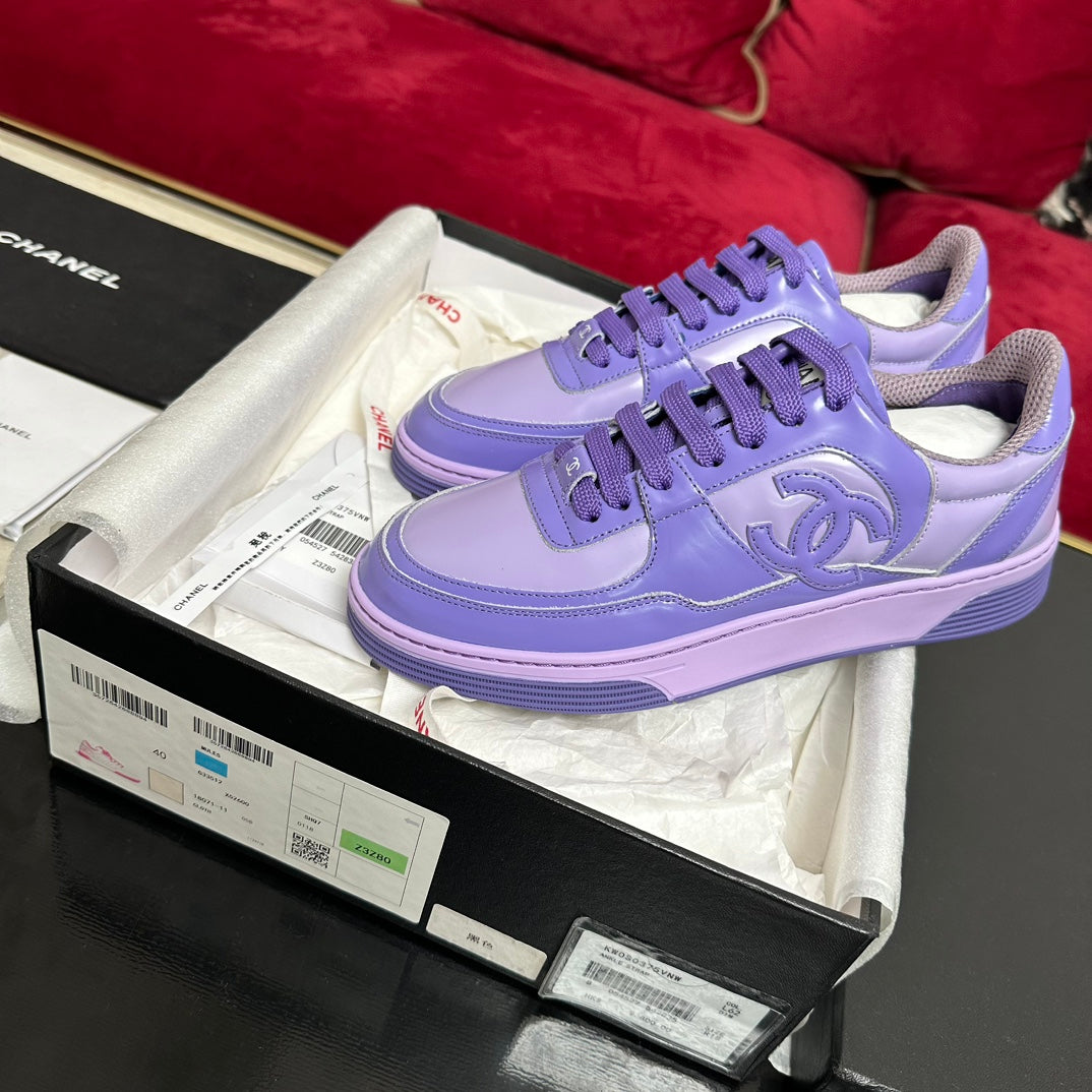 TRAINERS IN LIGHT PURPLE SHINY CALFSKIN - 34
