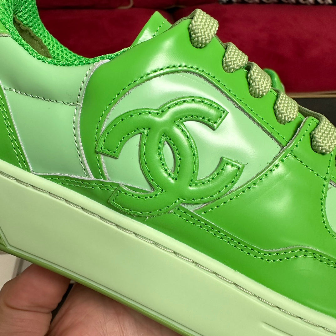TRAINERS IN LIGHT GREEN SHINY CALFSKIN - 34