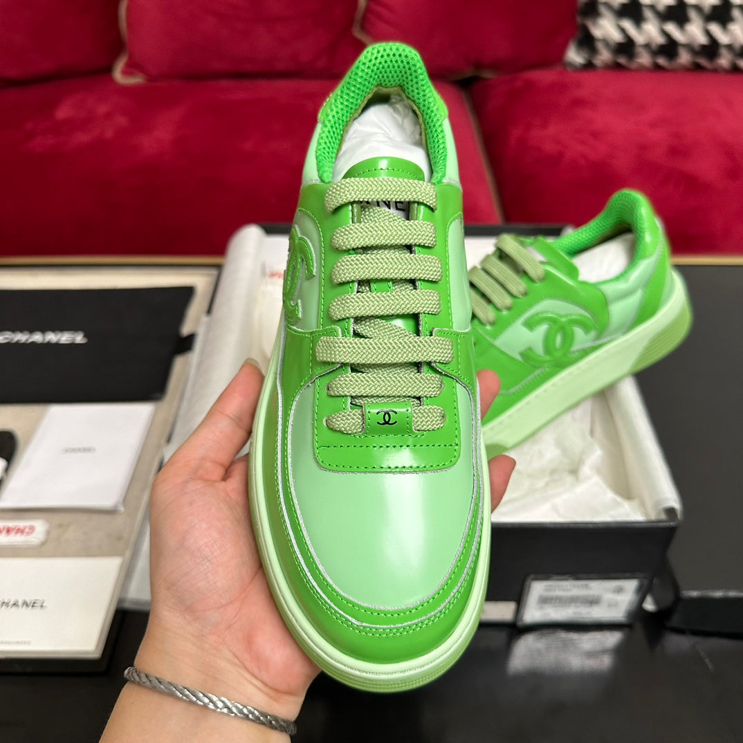 TRAINERS IN LIGHT GREEN SHINY CALFSKIN - 34