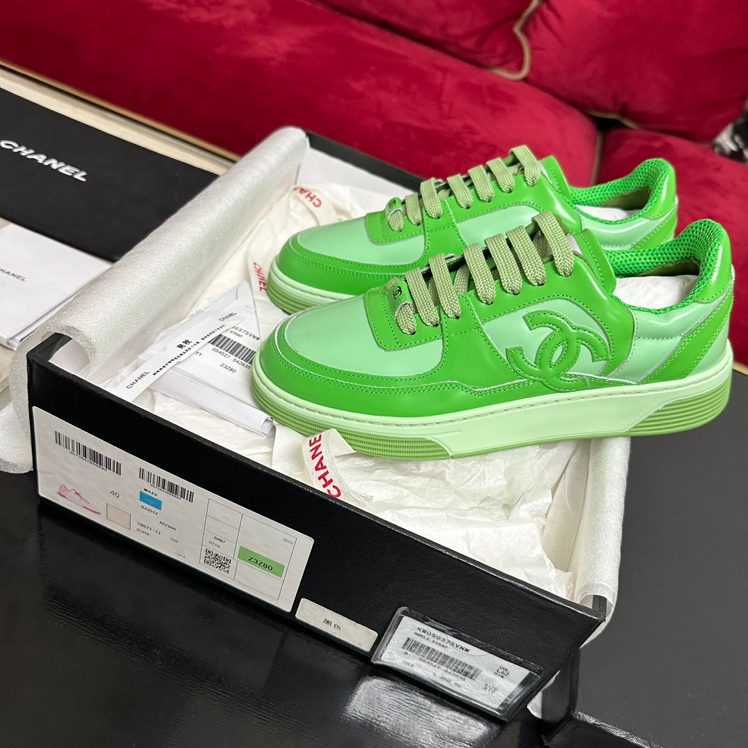 TRAINERS IN LIGHT GREEN SHINY CALFSKIN - 34