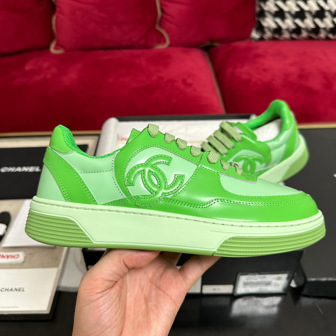 TRAINERS IN LIGHT GREEN SHINY CALFSKIN - 34