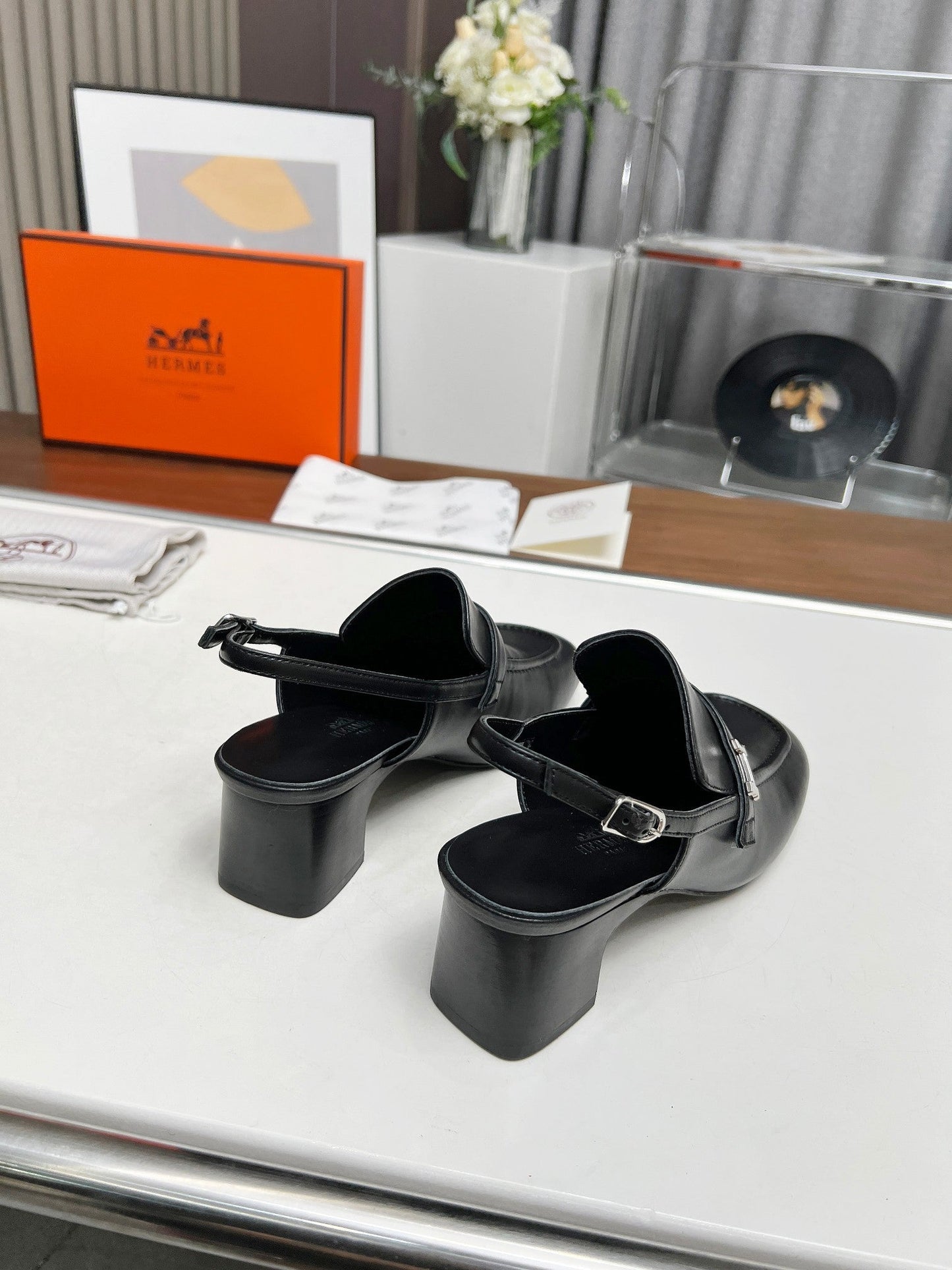 SQUARE TOE SLINGBACK BLACK CALFSKIN - 35