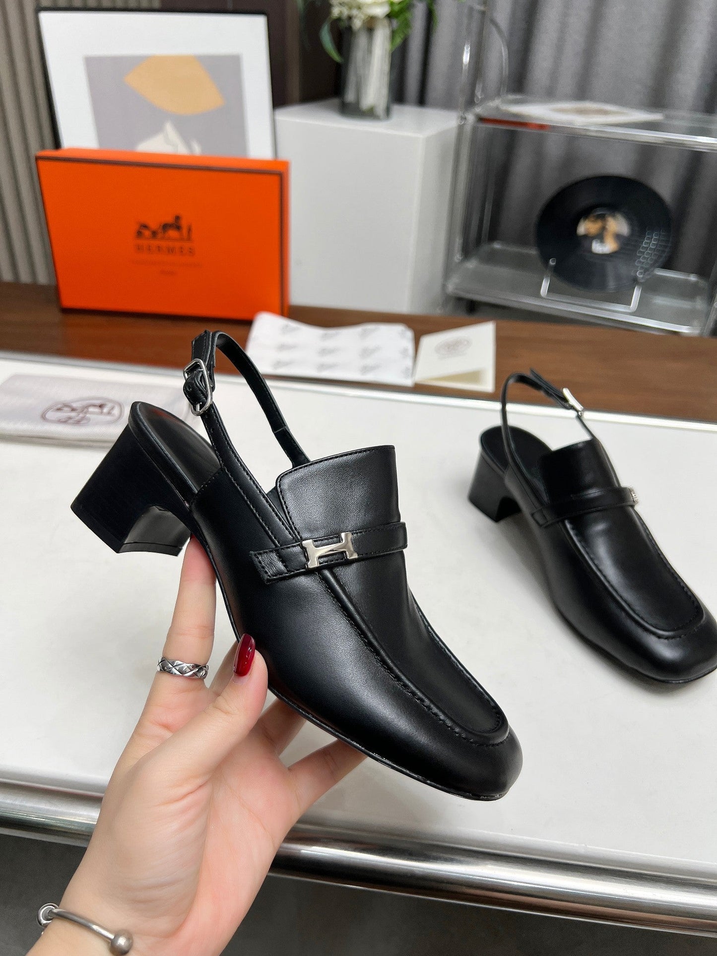 SQUARE TOE SLINGBACK BLACK CALFSKIN - 35