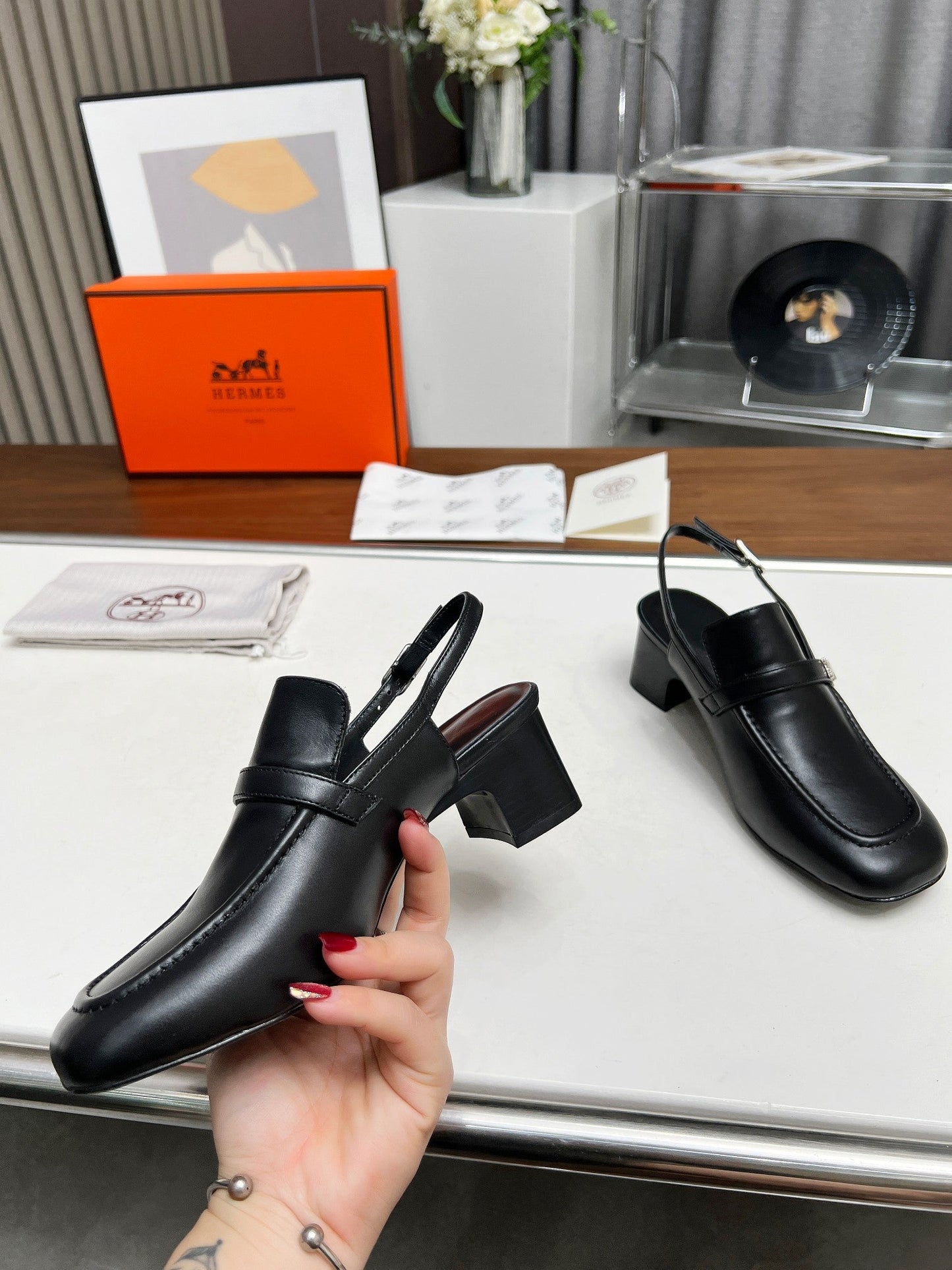 SQUARE TOE SLINGBACK BLACK CALFSKIN - 35