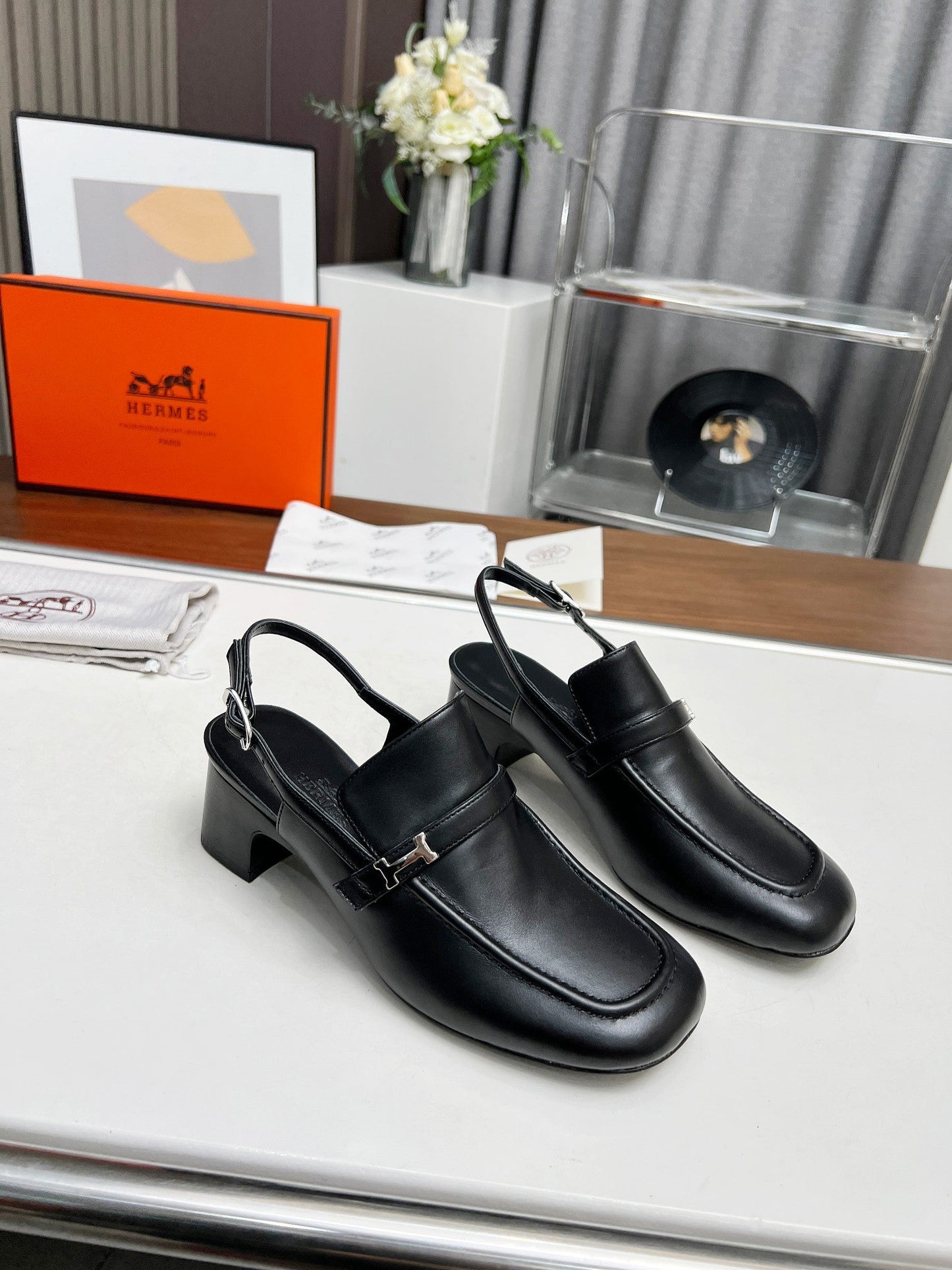 SQUARE TOE SLINGBACK BLACK CALFSKIN - 35