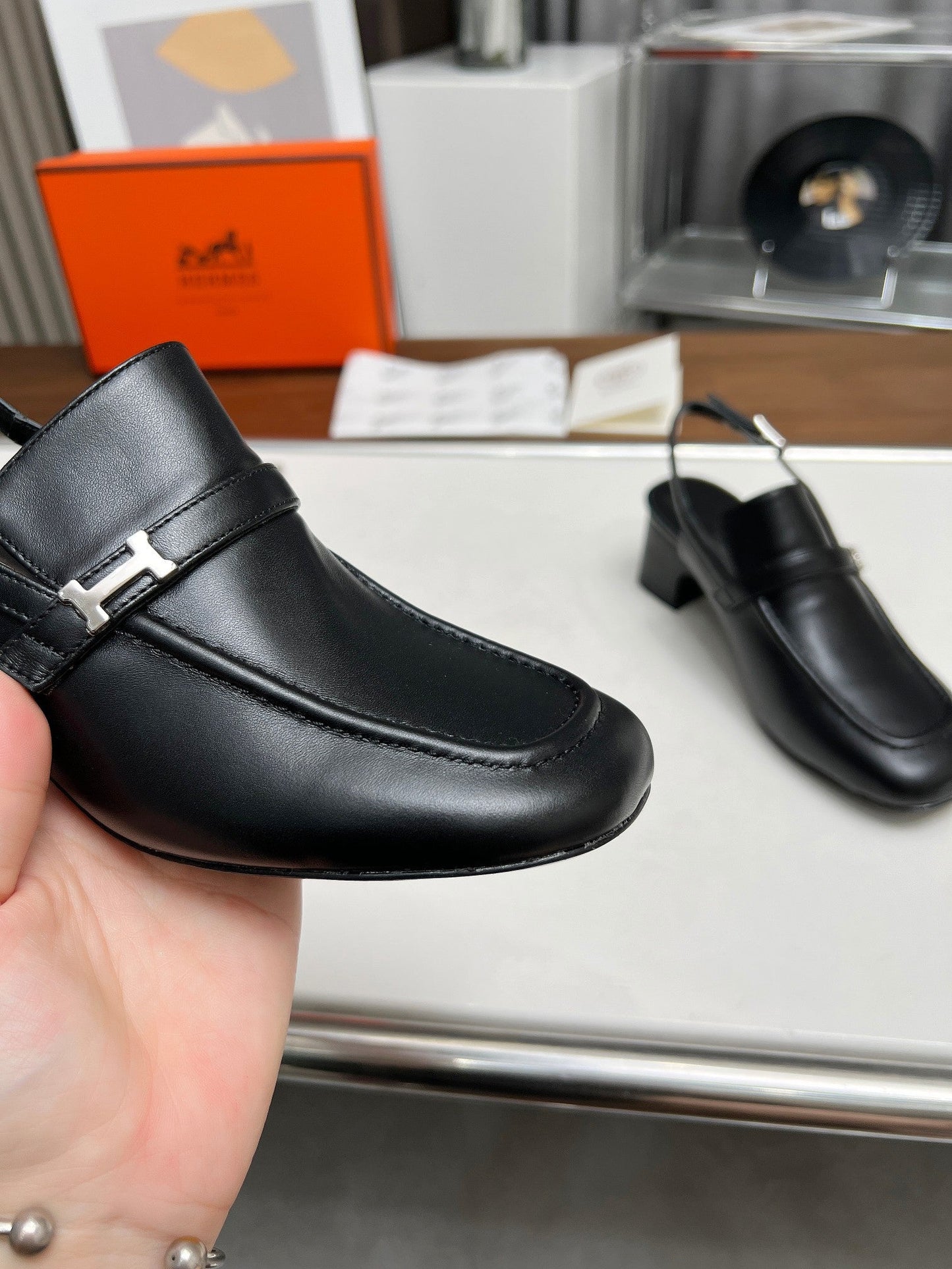 SQUARE TOE SLINGBACK BLACK CALFSKIN - 35