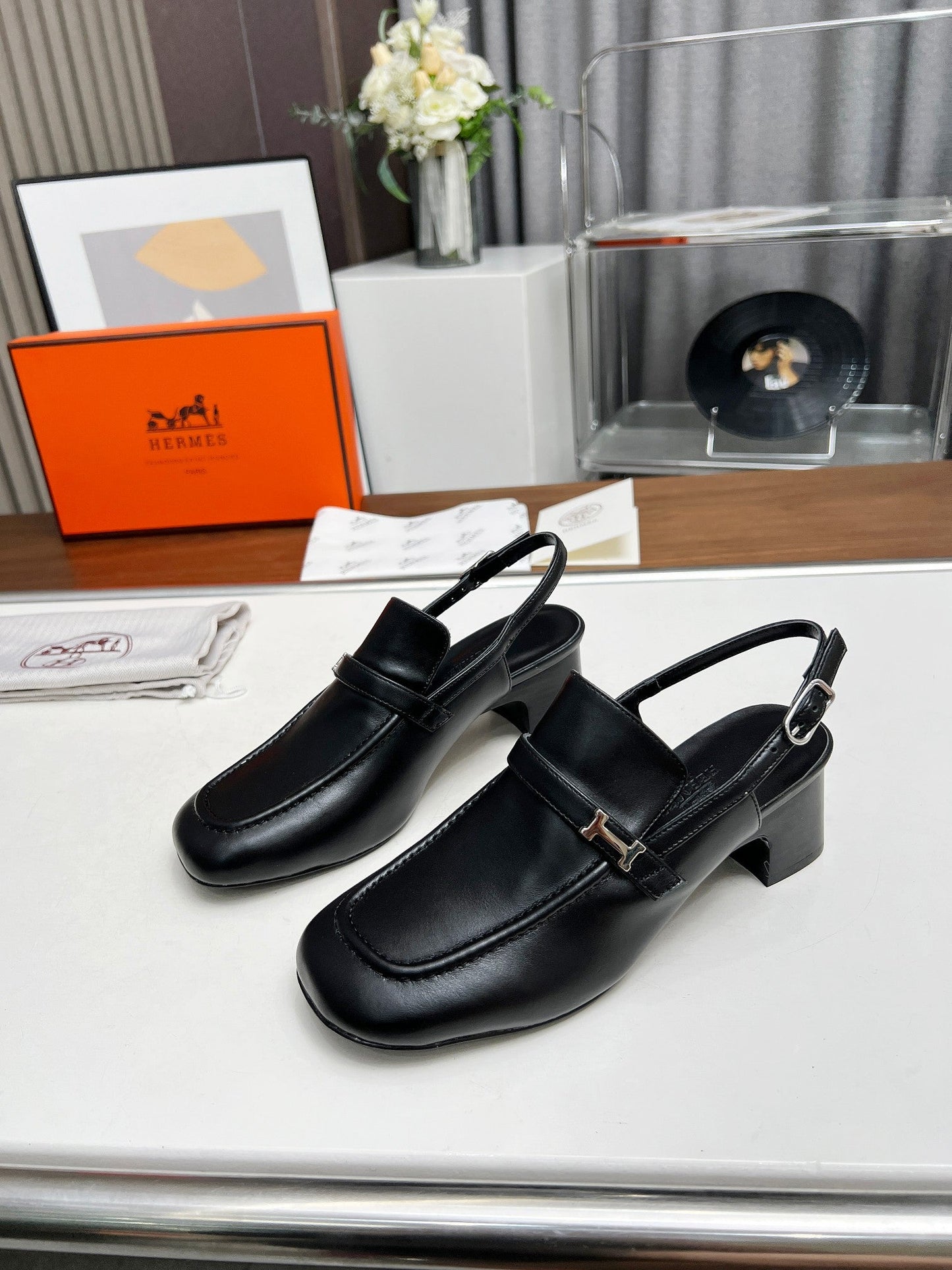 SQUARE TOE SLINGBACK BLACK CALFSKIN - 35