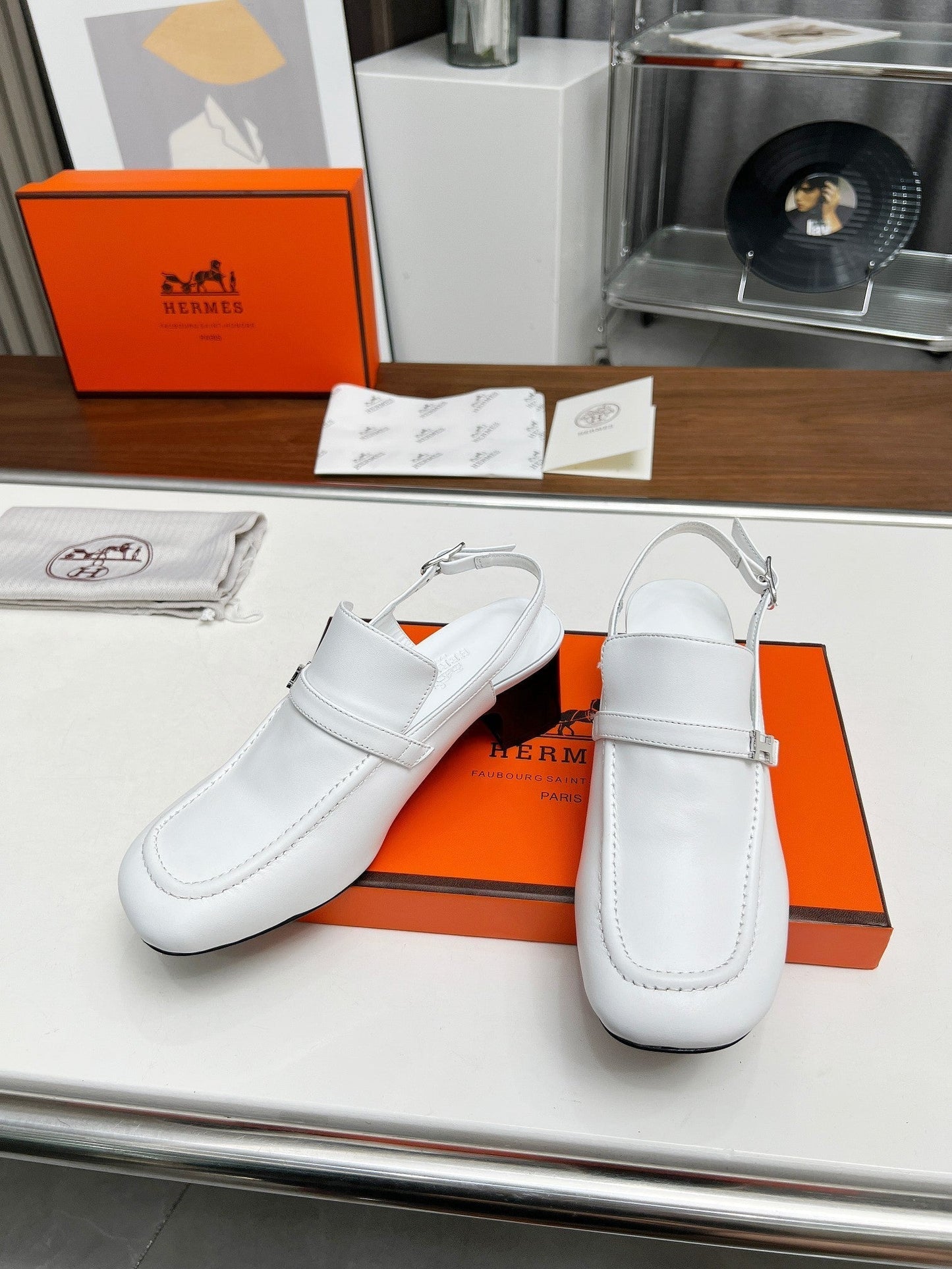 SQUARE TOE SLINGBACK SNOW CALFSKIN - 35