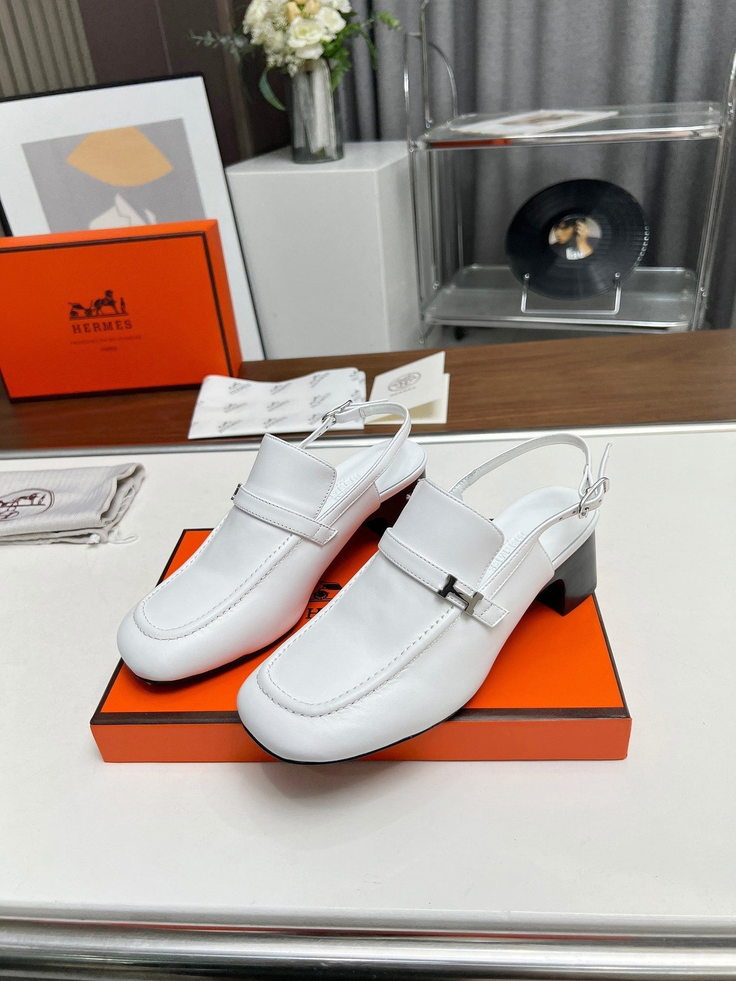 SQUARE TOE SLINGBACK SNOW CALFSKIN - 35