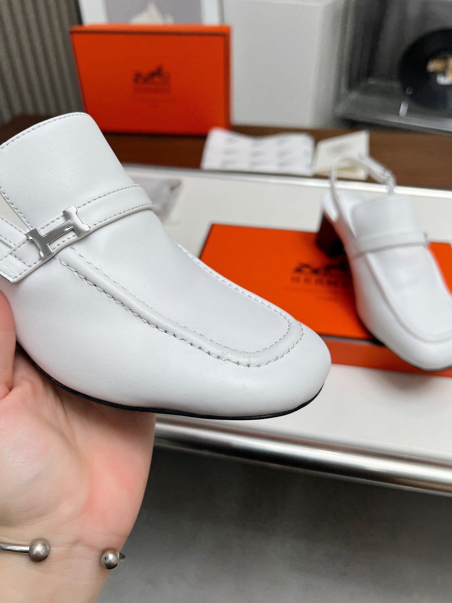 SQUARE TOE SLINGBACK SNOW CALFSKIN - 35