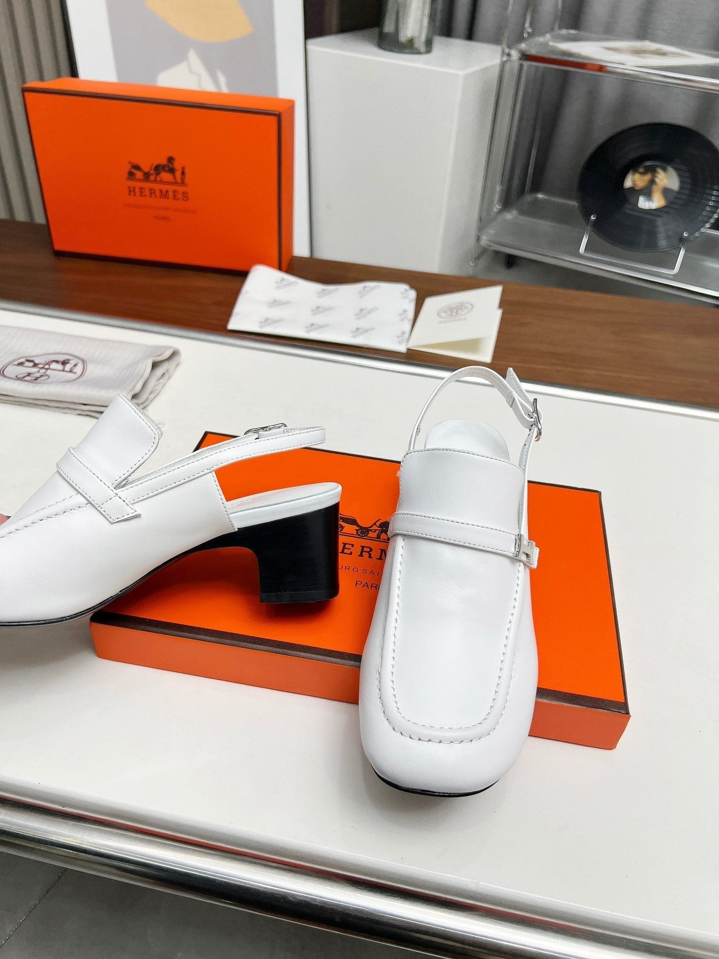 SQUARE TOE SLINGBACK SNOW CALFSKIN - 35