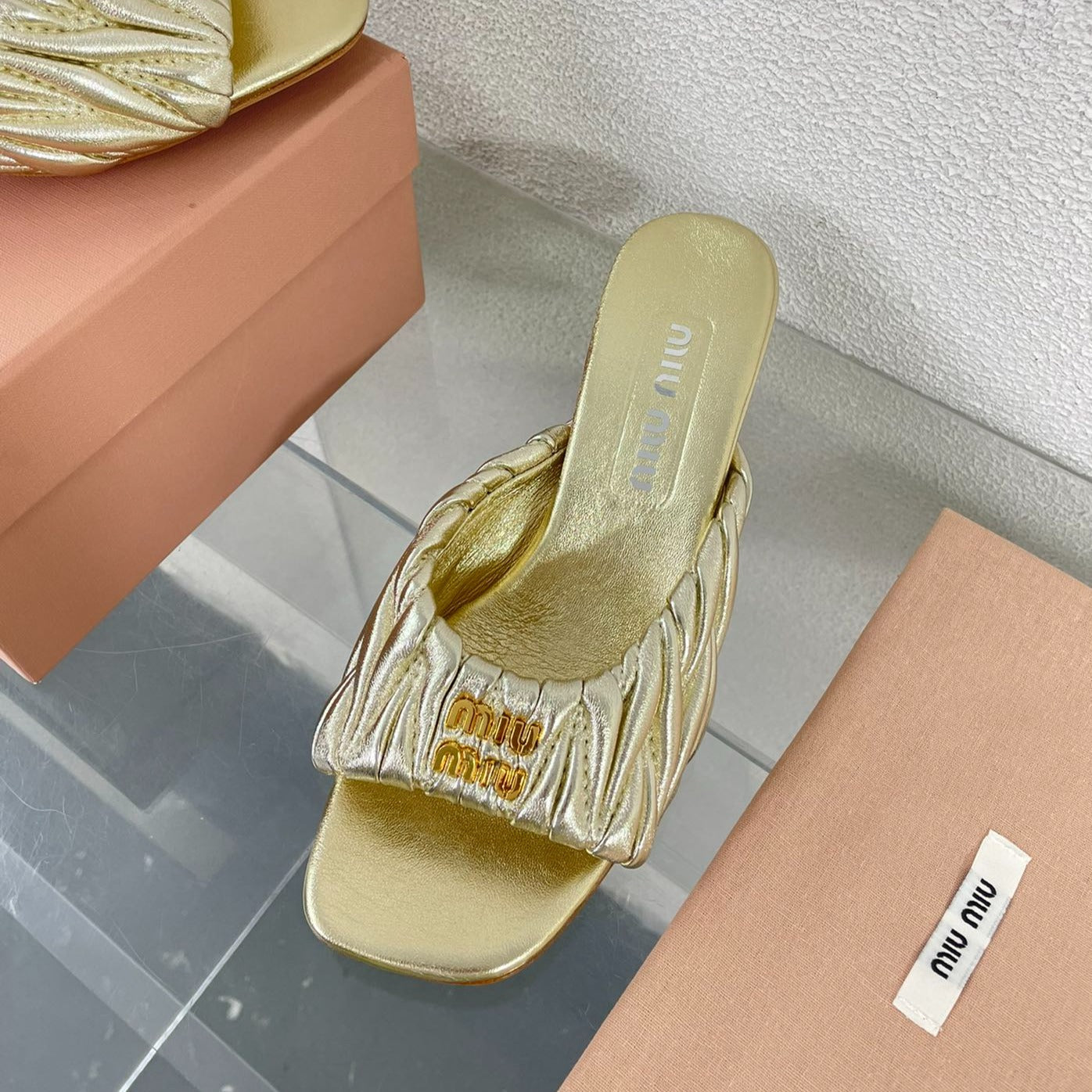 Women's Mid - Heel Metallic Yellow Color Leather Stylized - 35