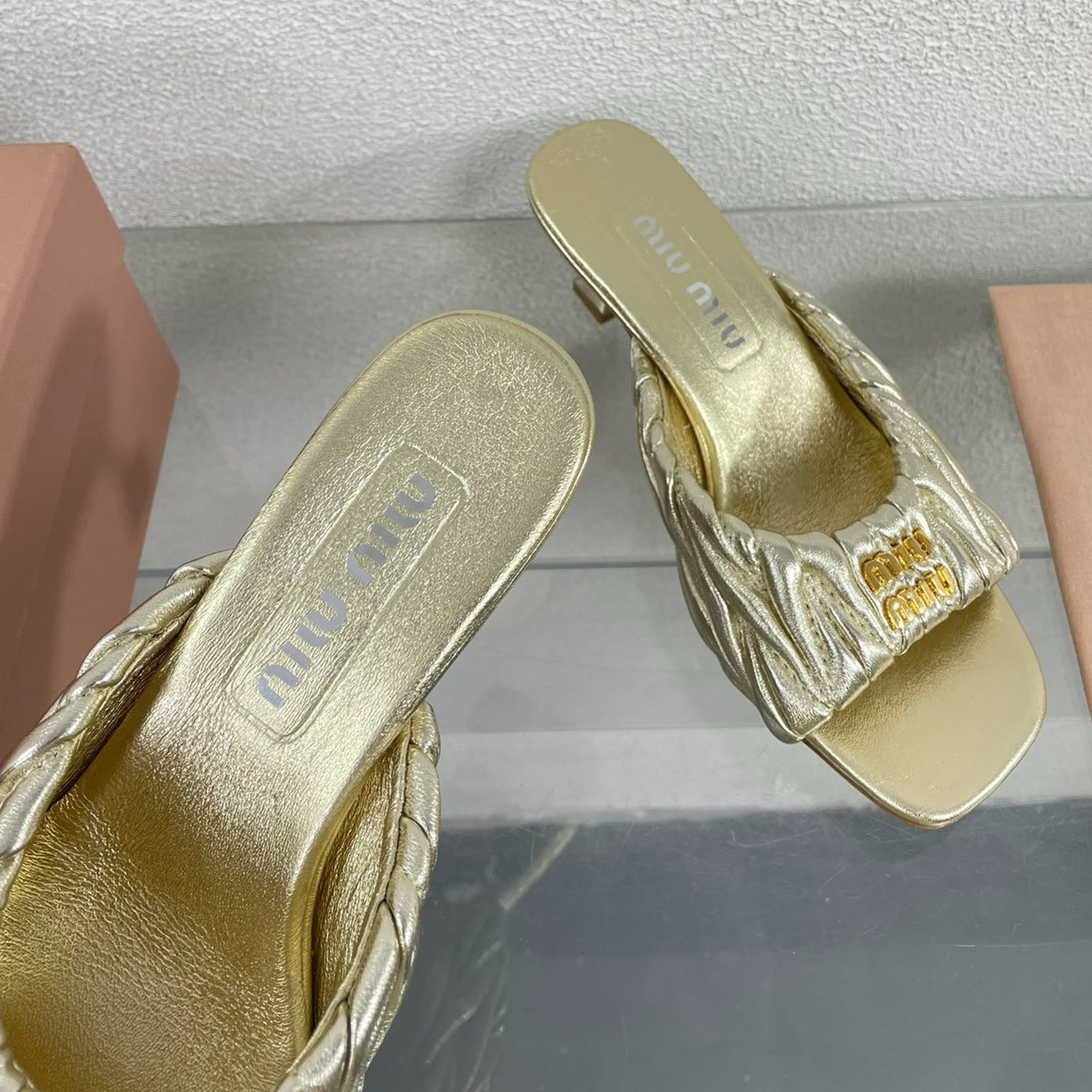 Women's Mid - Heel Metallic Yellow Color Leather Stylized - 35
