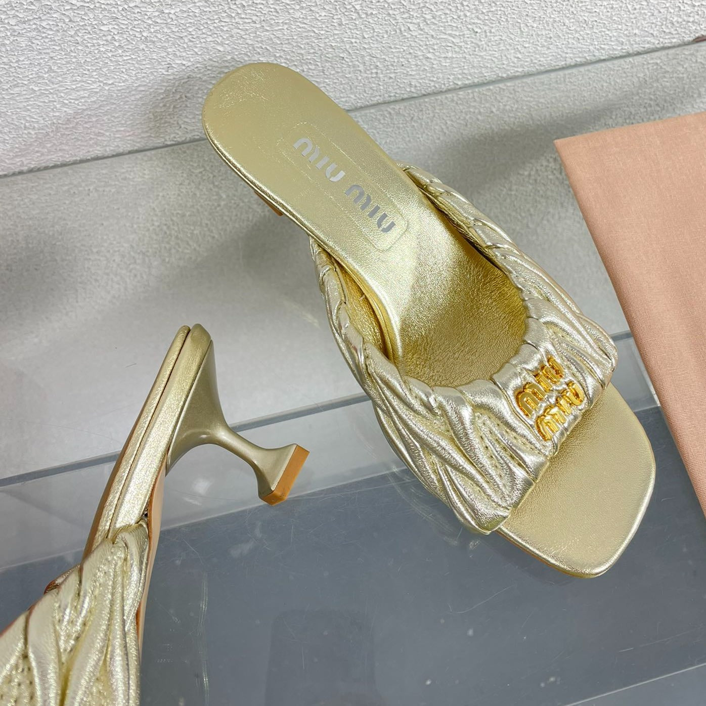 Women's Mid - Heel Metallic Yellow Color Leather Stylized - 35