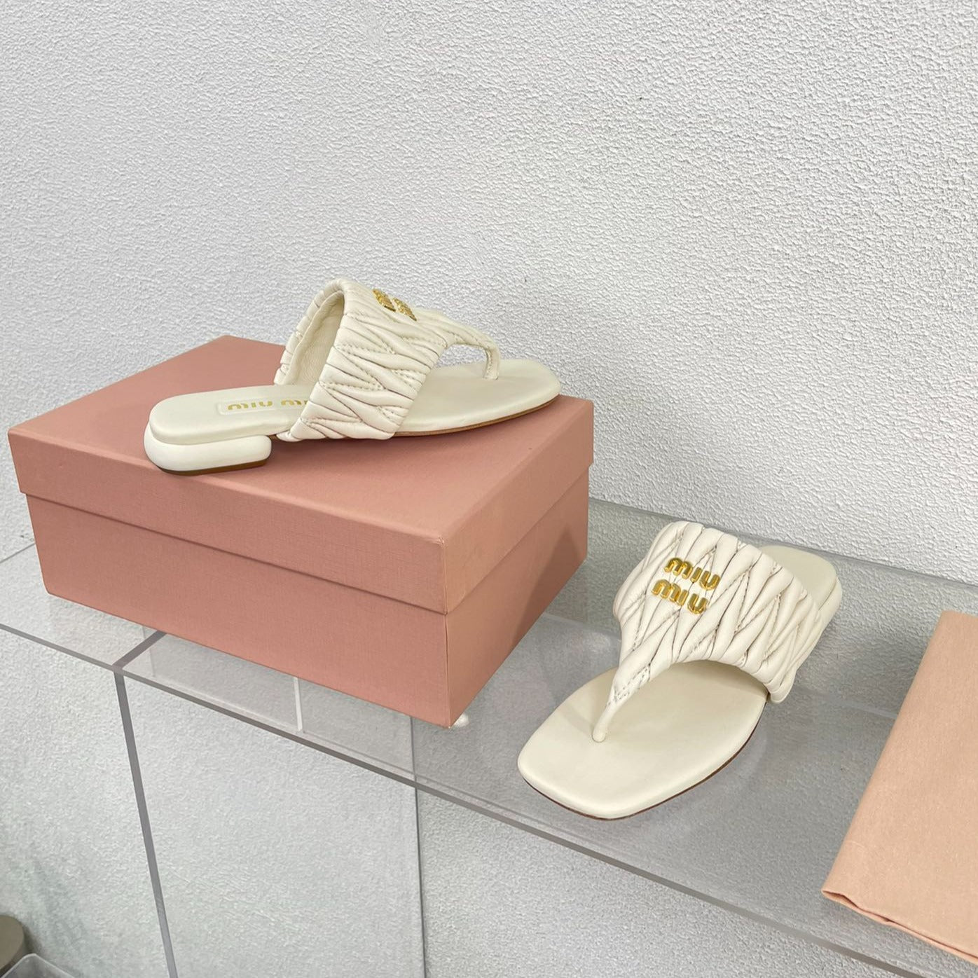 Flip-Flops Cream Leather Stylized - 35