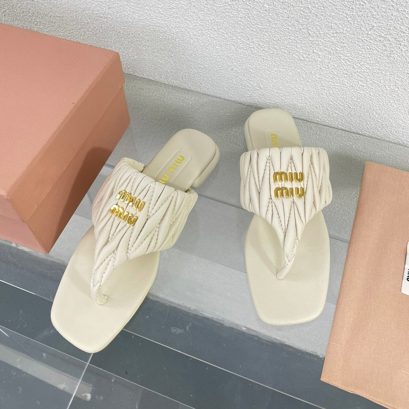 Flip-Flops Cream Leather Stylized - 35