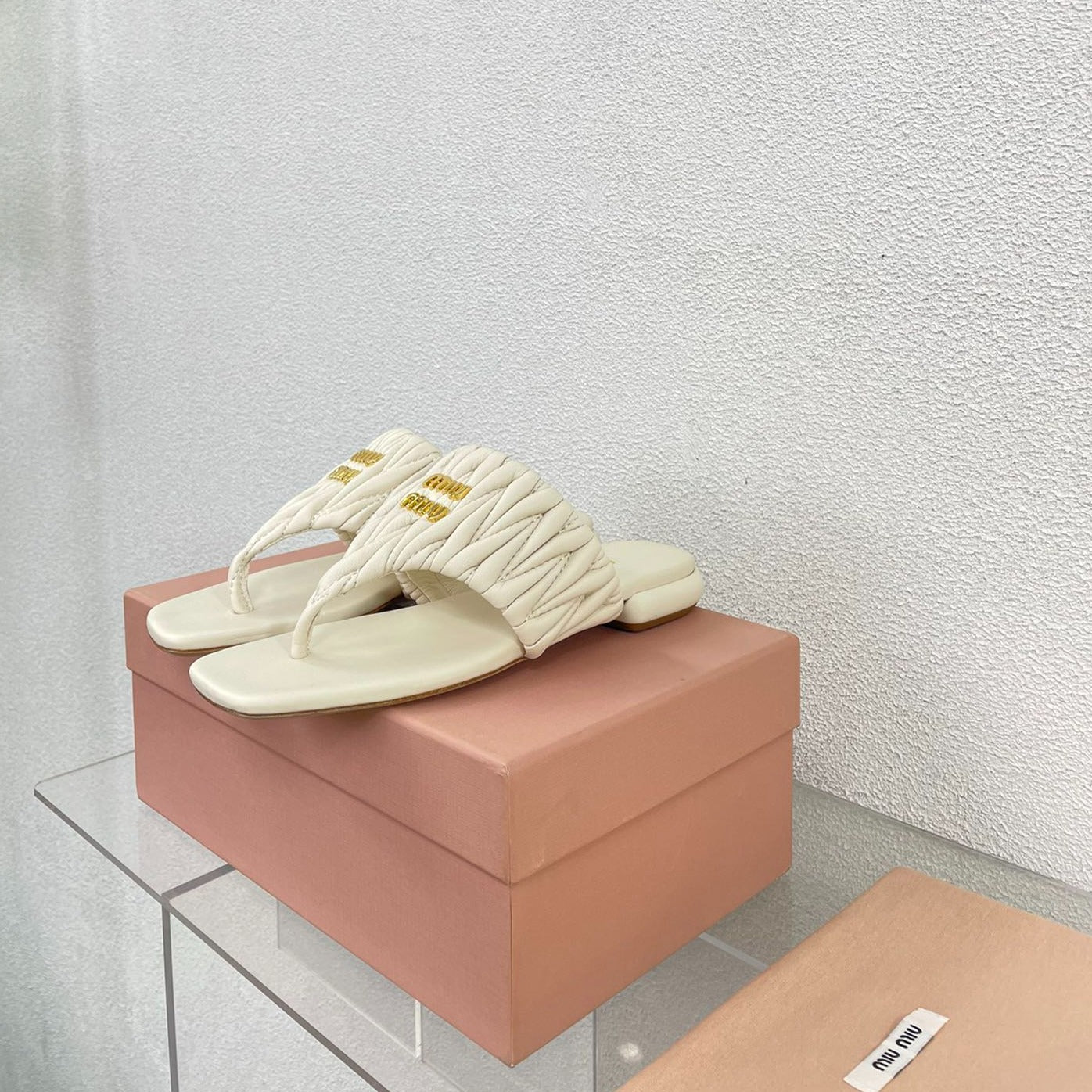 Flip-Flops Cream Leather Stylized - 35