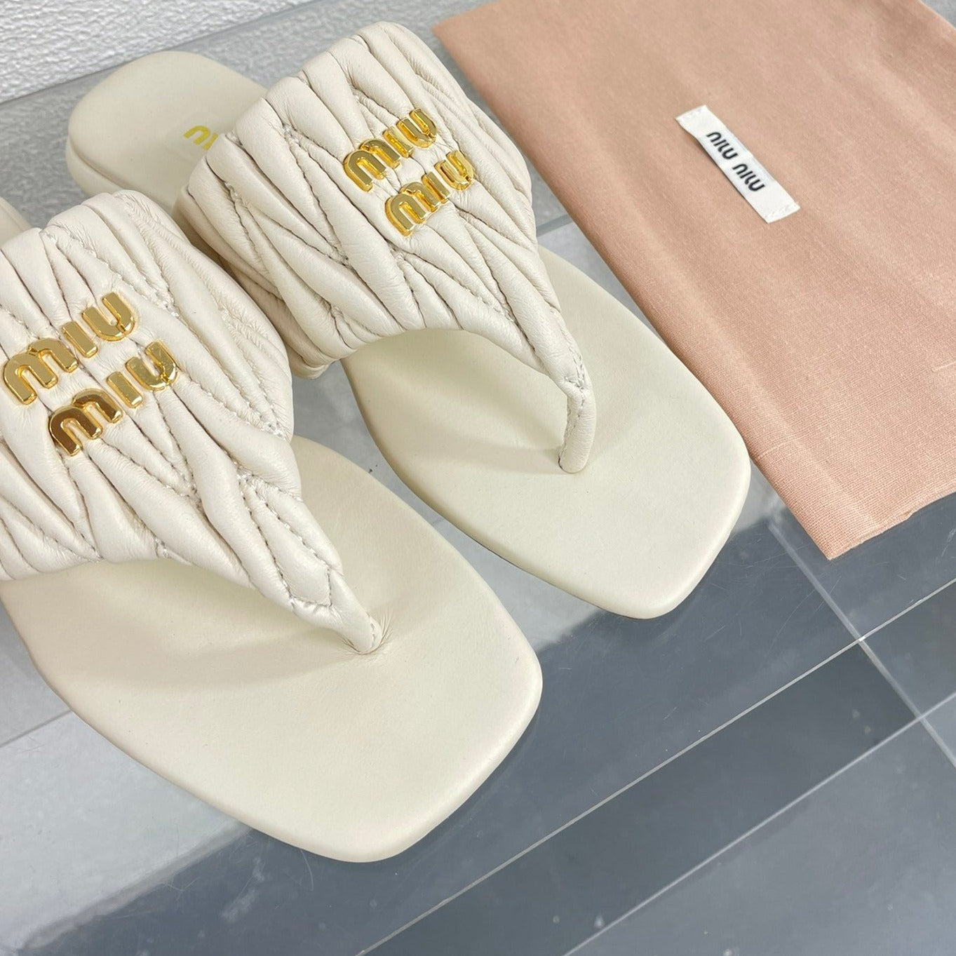 Flip-Flops Cream Leather Stylized - 35